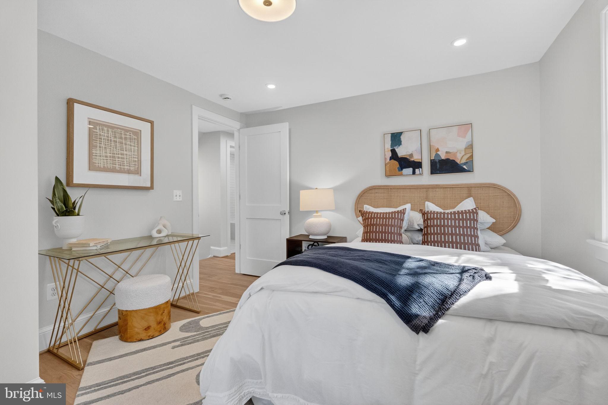 ROSEMONT - Residential