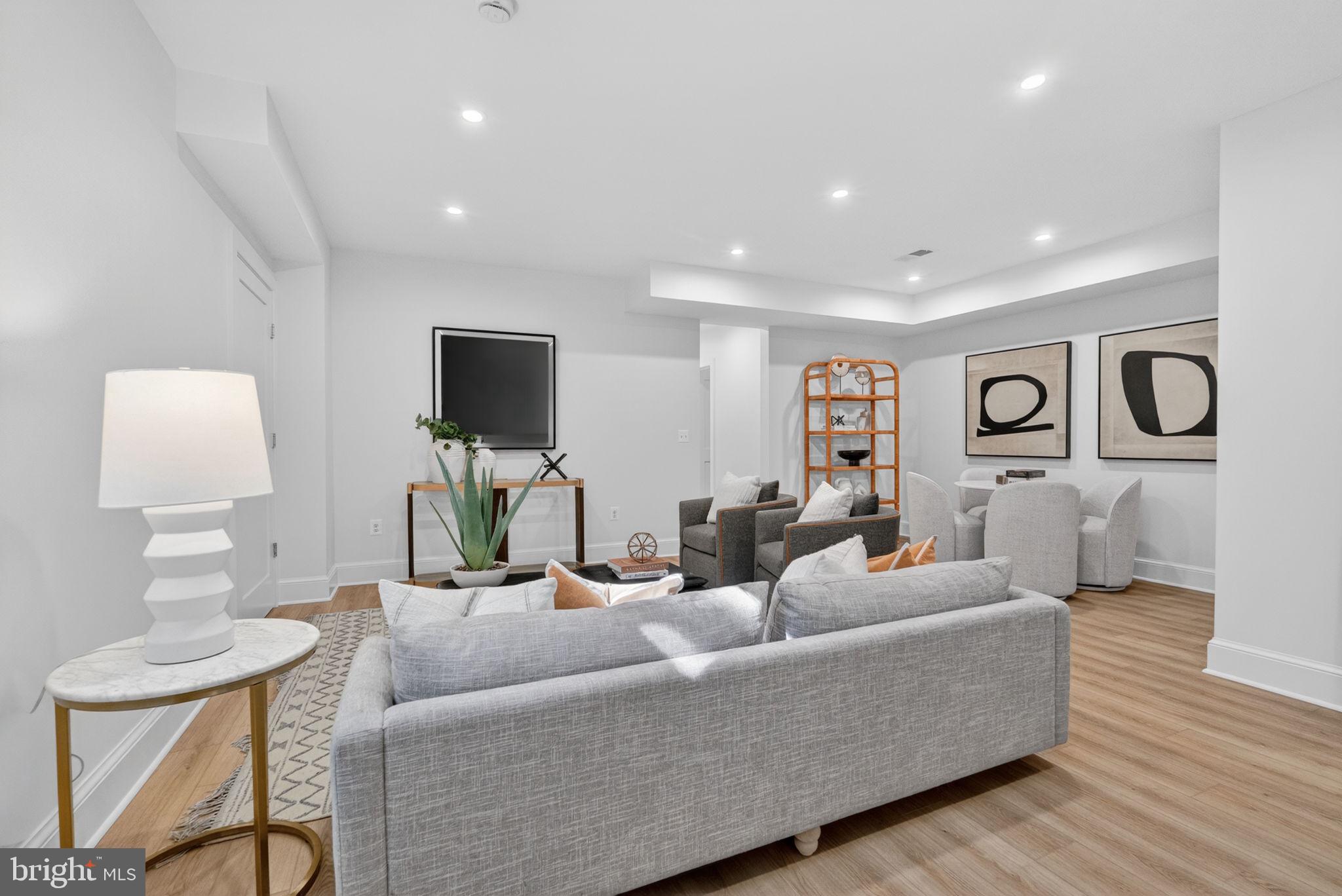 ROSEMONT - Residential