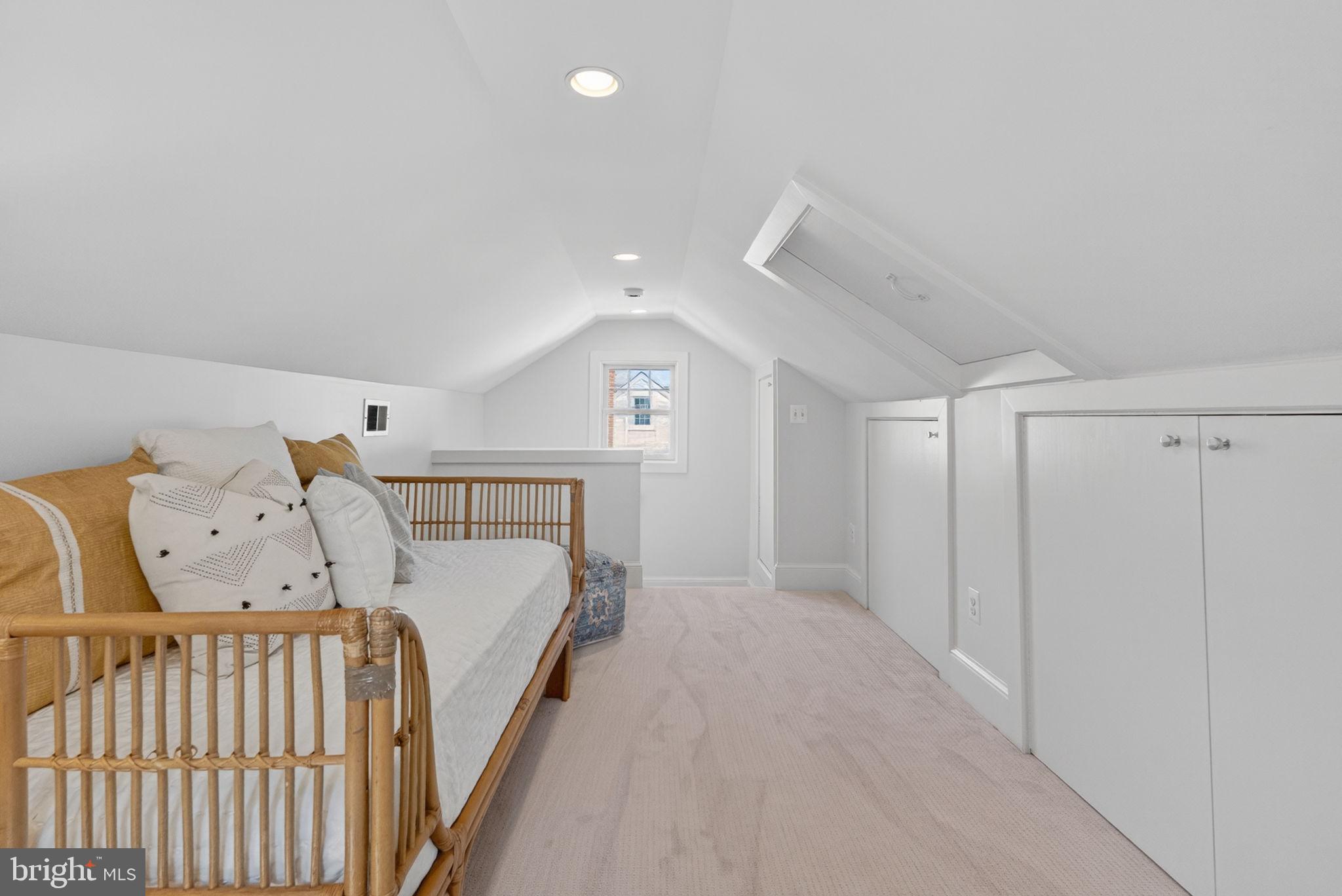 ROSEMONT - Residential