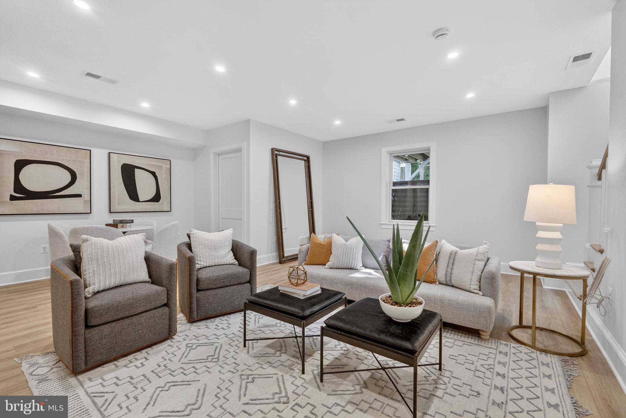 ROSEMONT - Residential