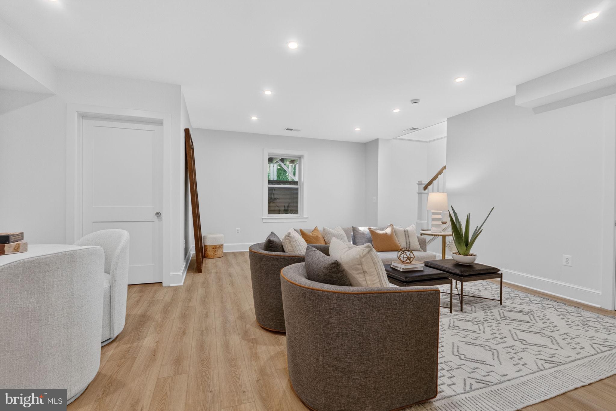 ROSEMONT - Residential