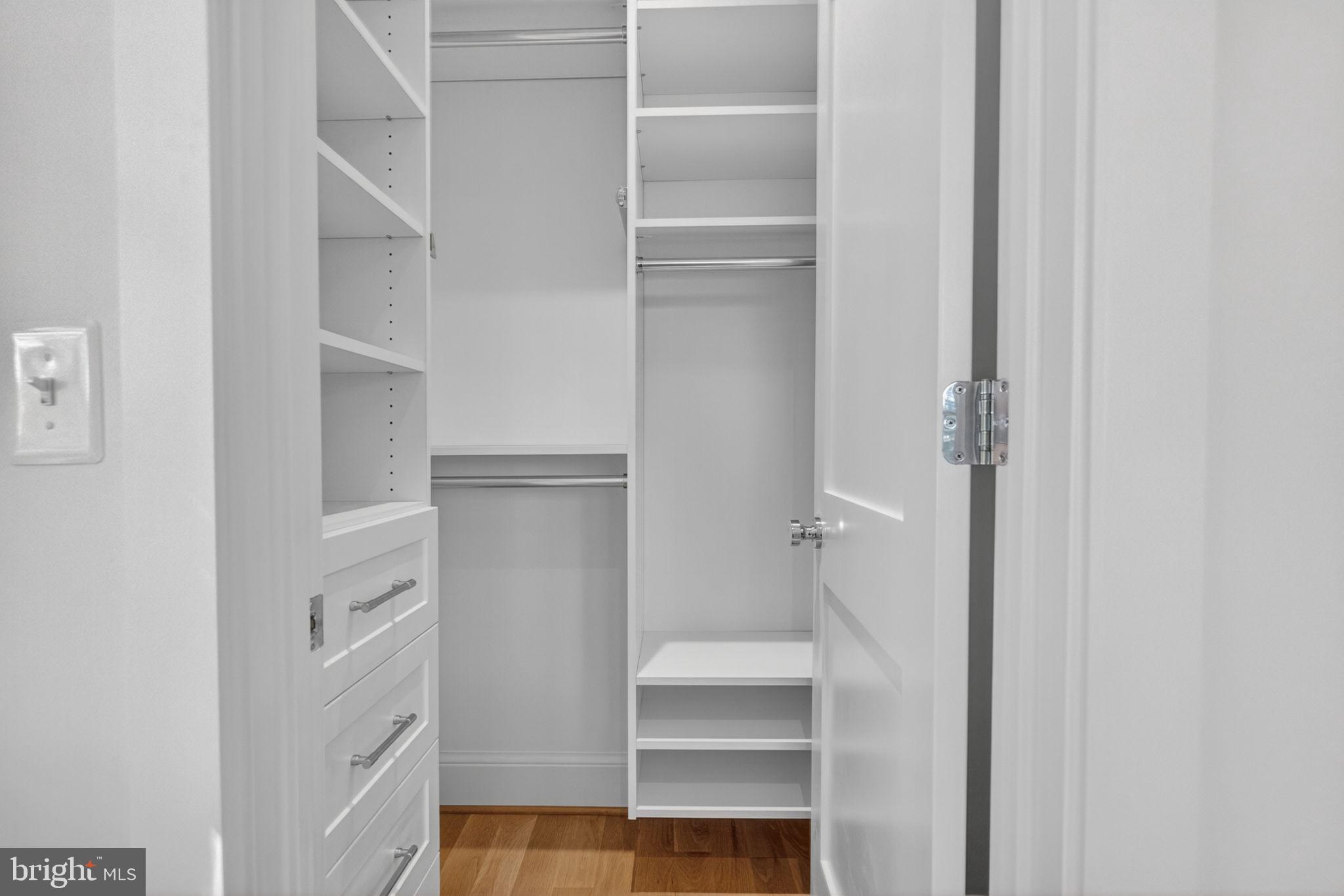 ROSEMONT - Residential