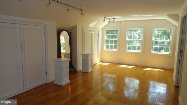 HEAD SPRINGS - Residential