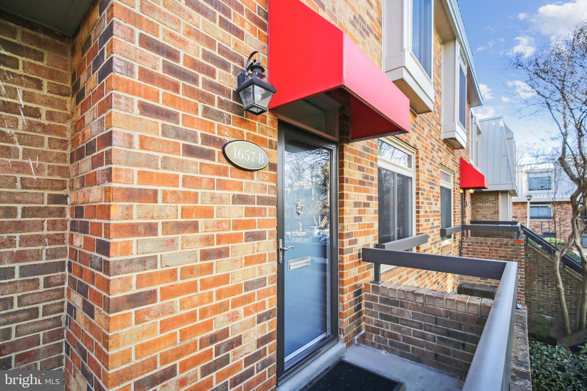 1657 S HAYES STREET B