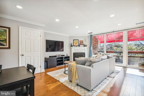 1657 S HAYES STREET B ARLINGTON VA 22202