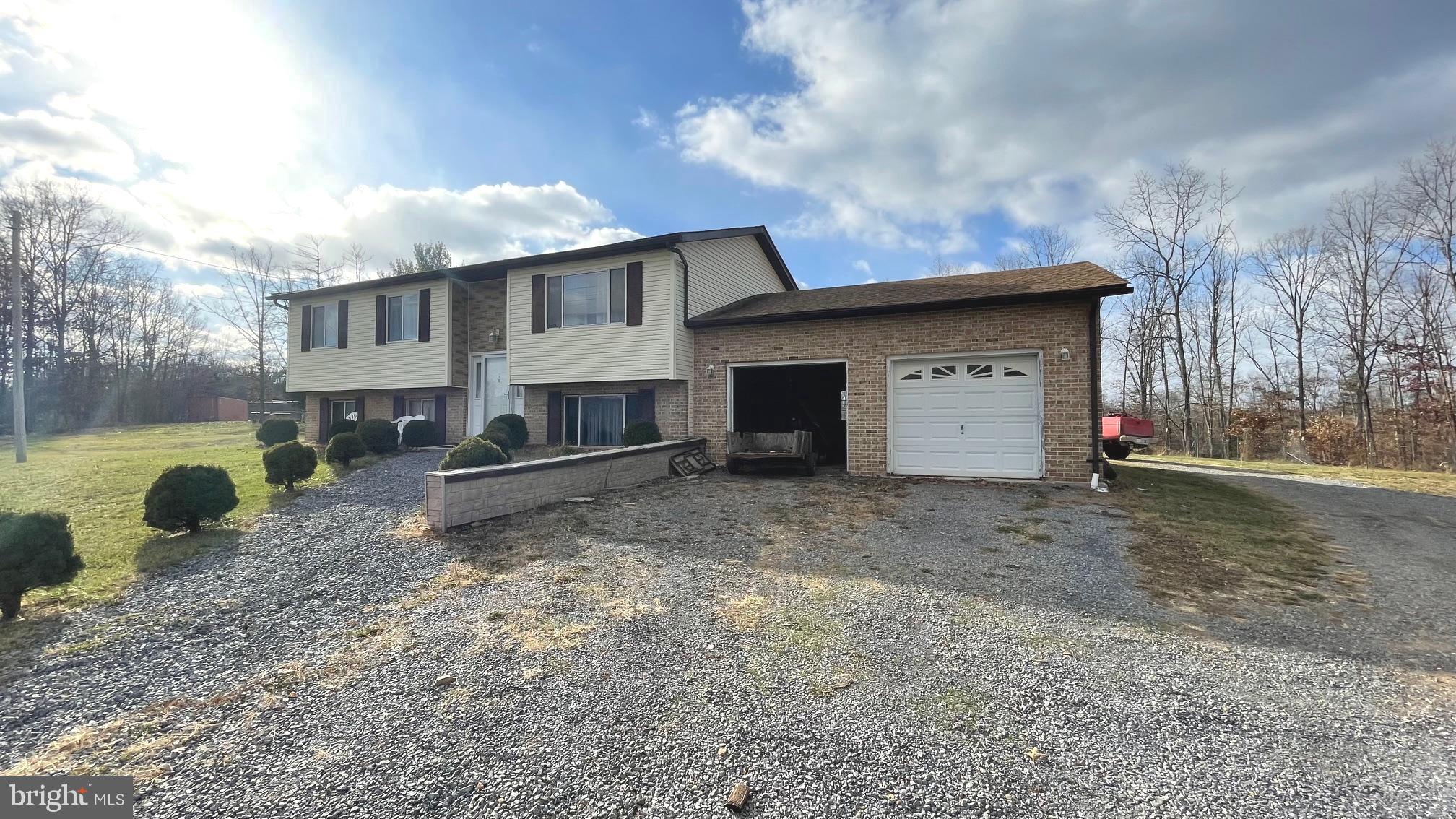 REBEL HILL - Residential