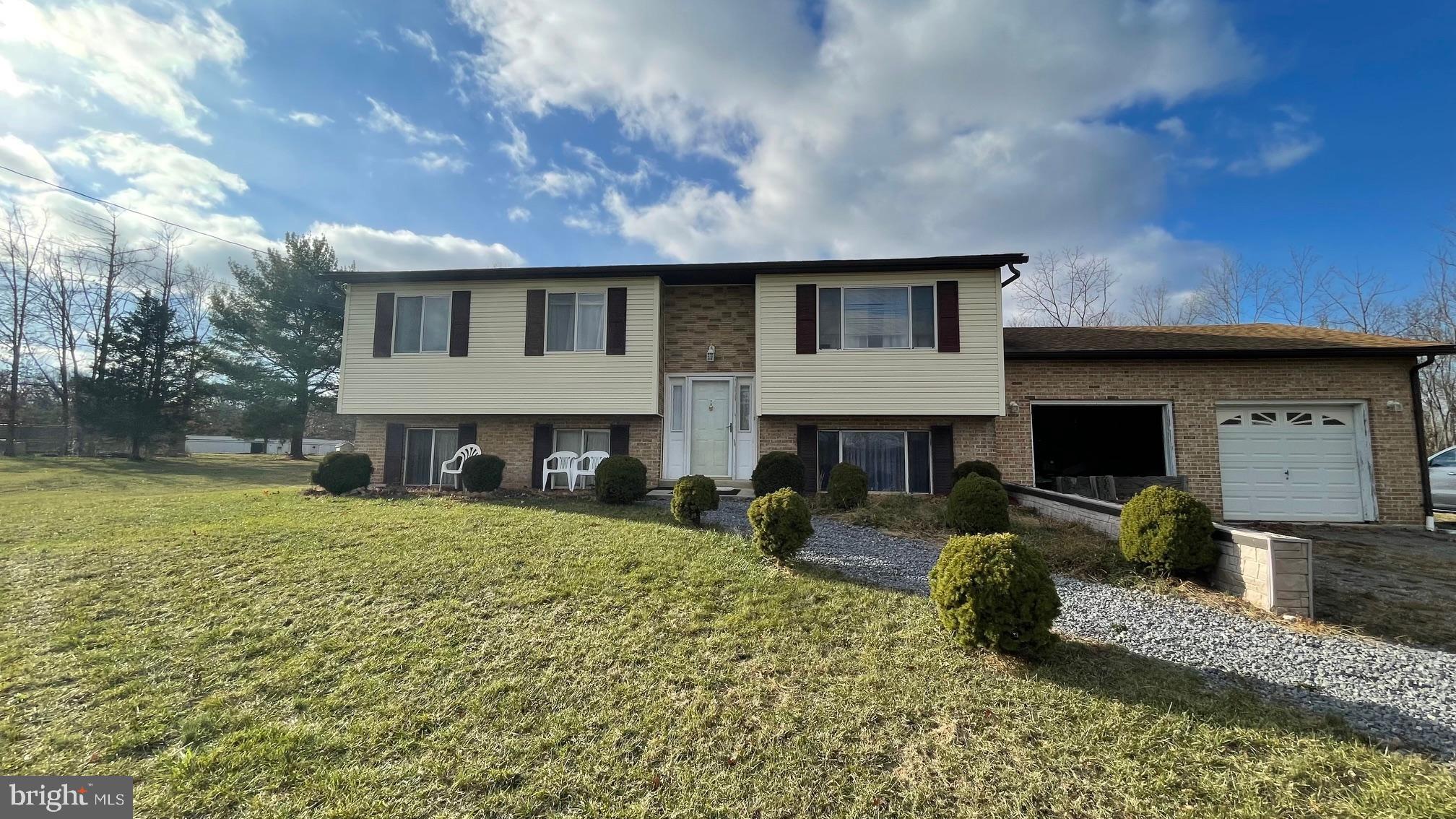 REBEL HILL - Residential