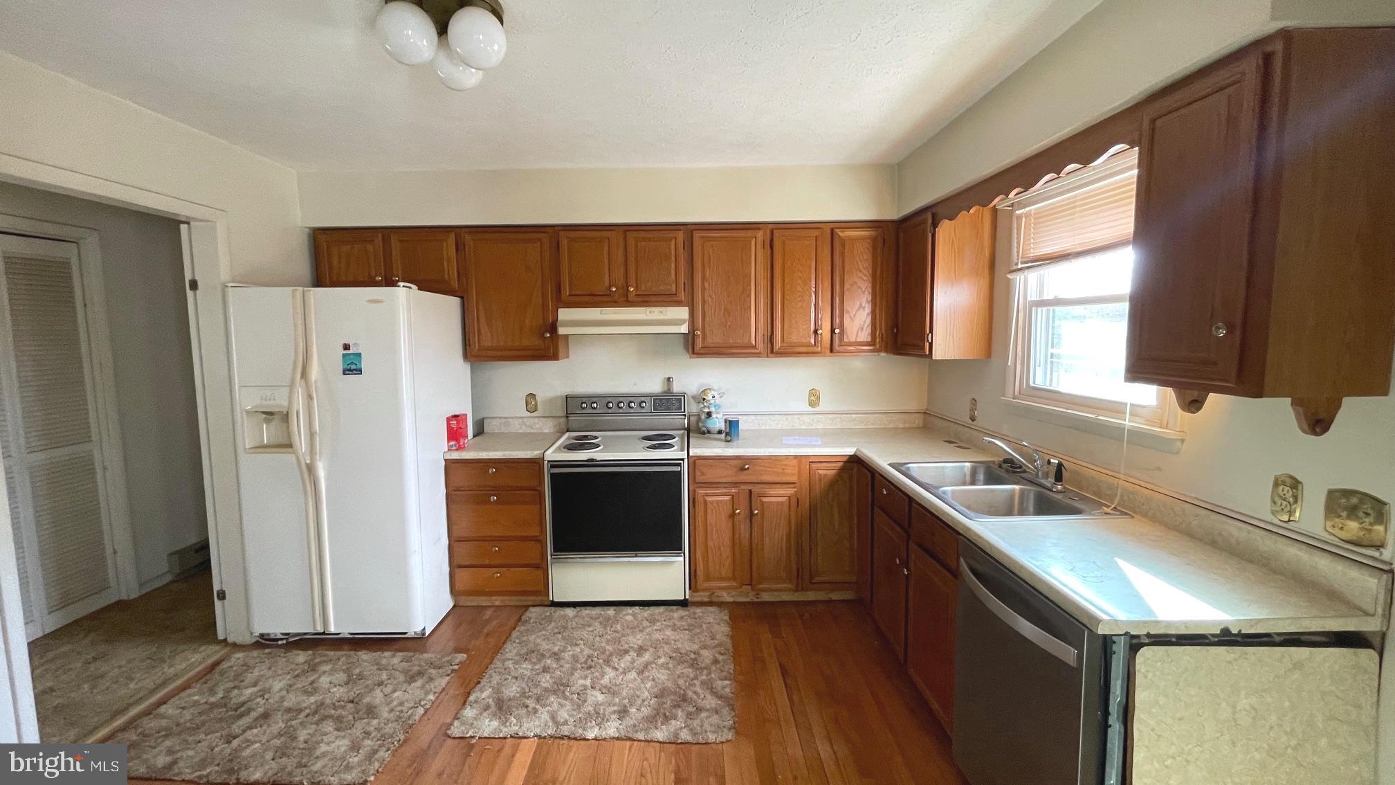 REBEL HILL - Residential