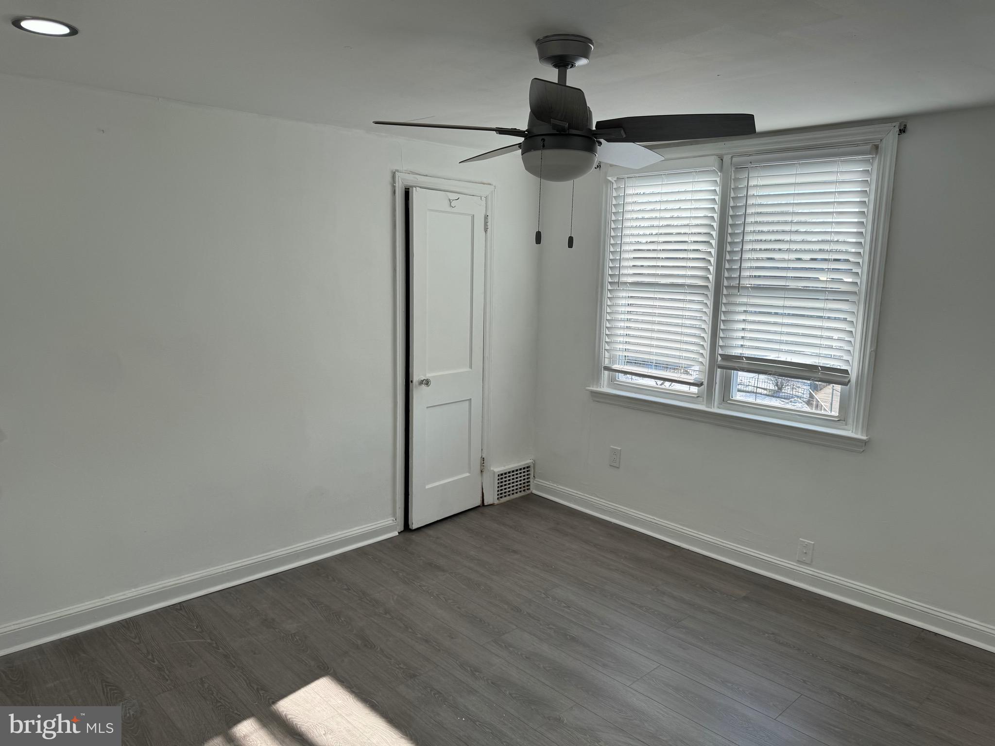 LANSDOWNE PARK - Residential