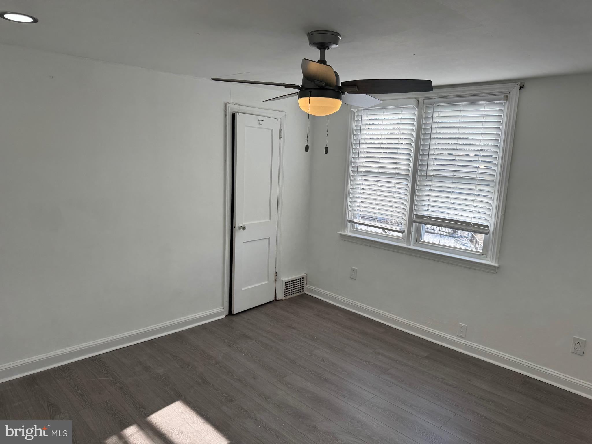 LANSDOWNE PARK - Residential