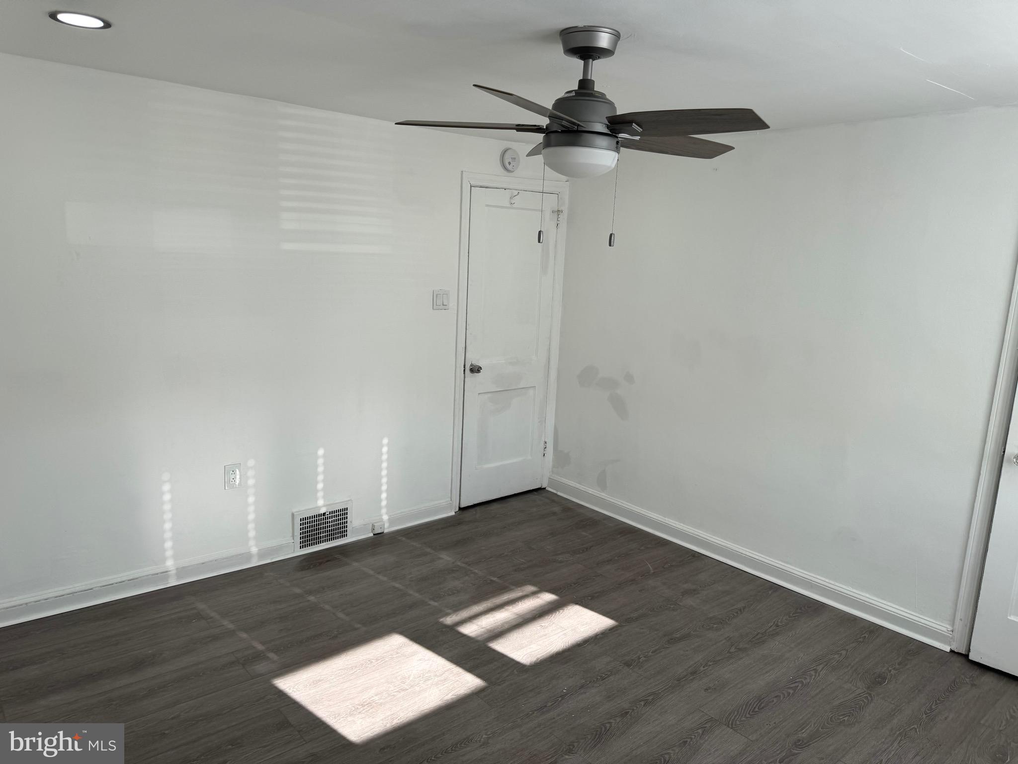 LANSDOWNE PARK - Residential