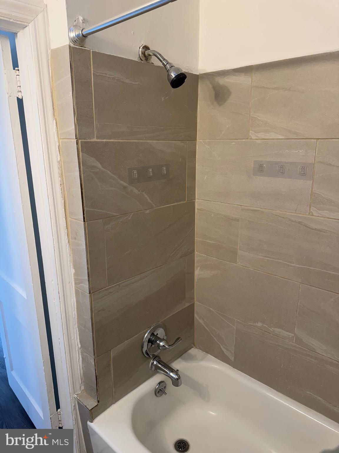 LANSDOWNE PARK - Residential