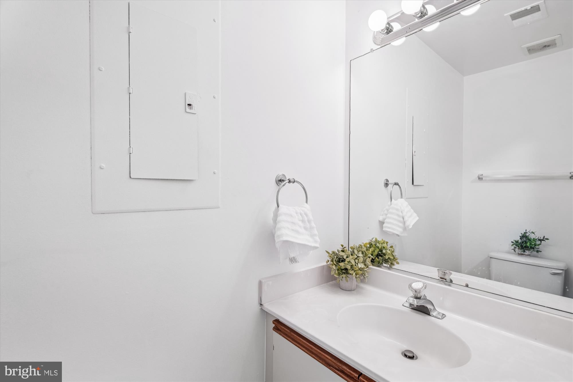 MARINERS LANDING - Residential