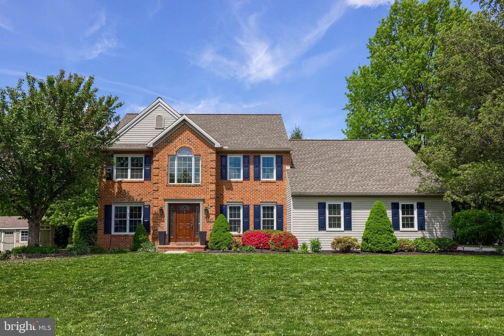 Photo of 315 Royal Hunt Way, LITITZ, PA 17543 (MLS # PALA2069462)