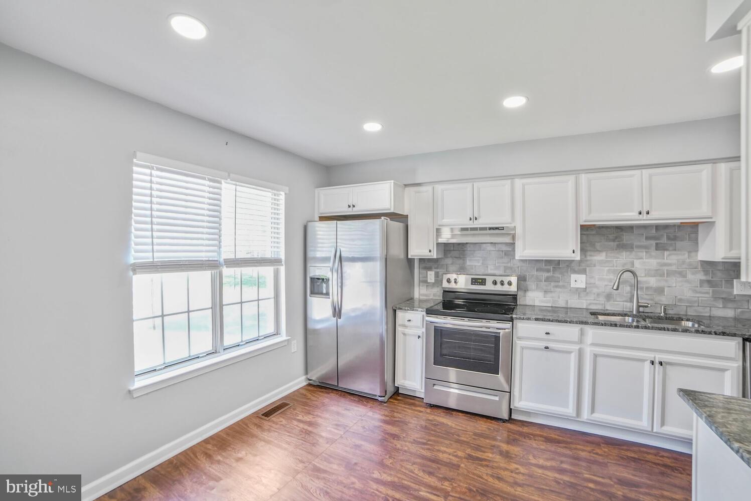 CHURCHILL TOWN SECTOR - Residential Lease