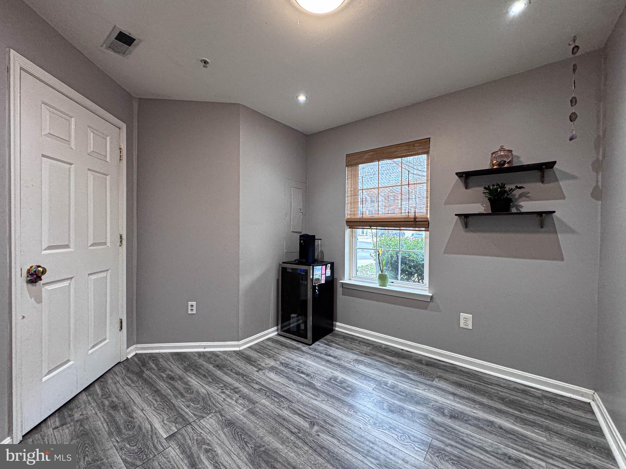 RIVER OAKS - Residential