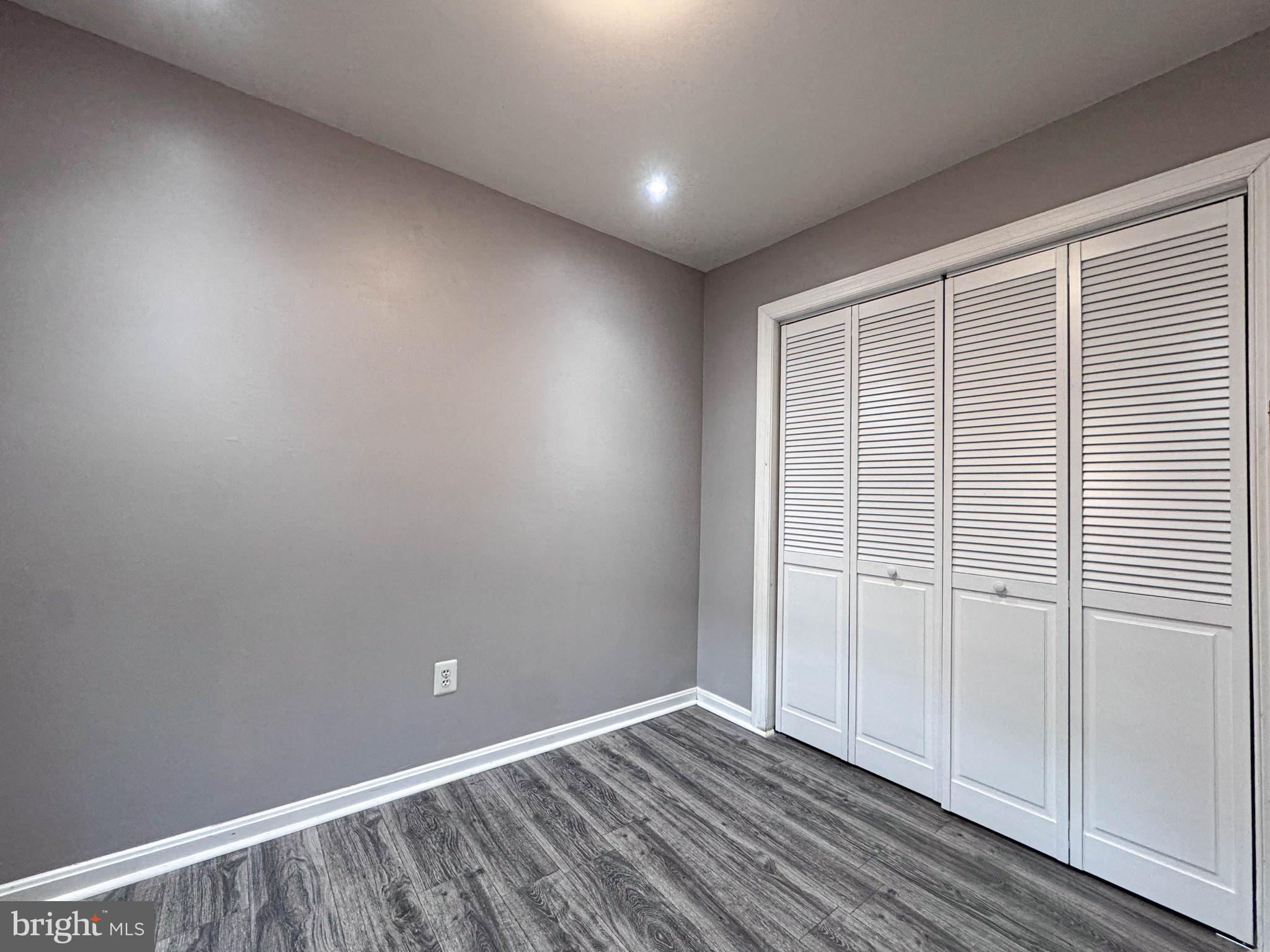 RIVER OAKS - Residential