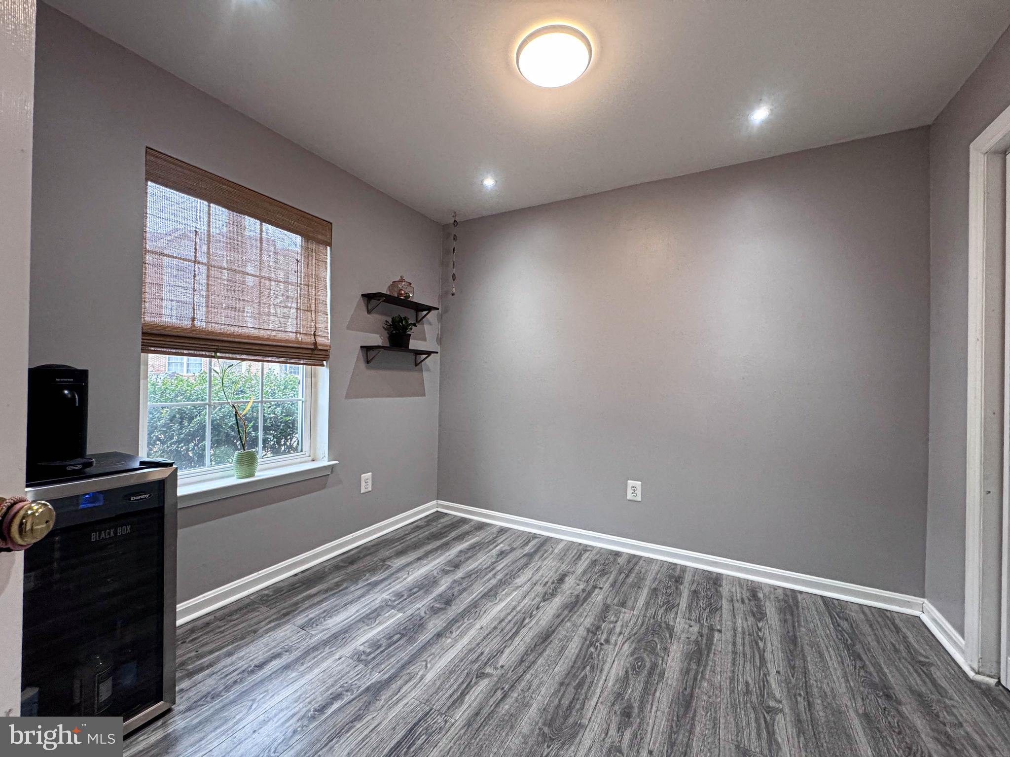 RIVER OAKS - Residential