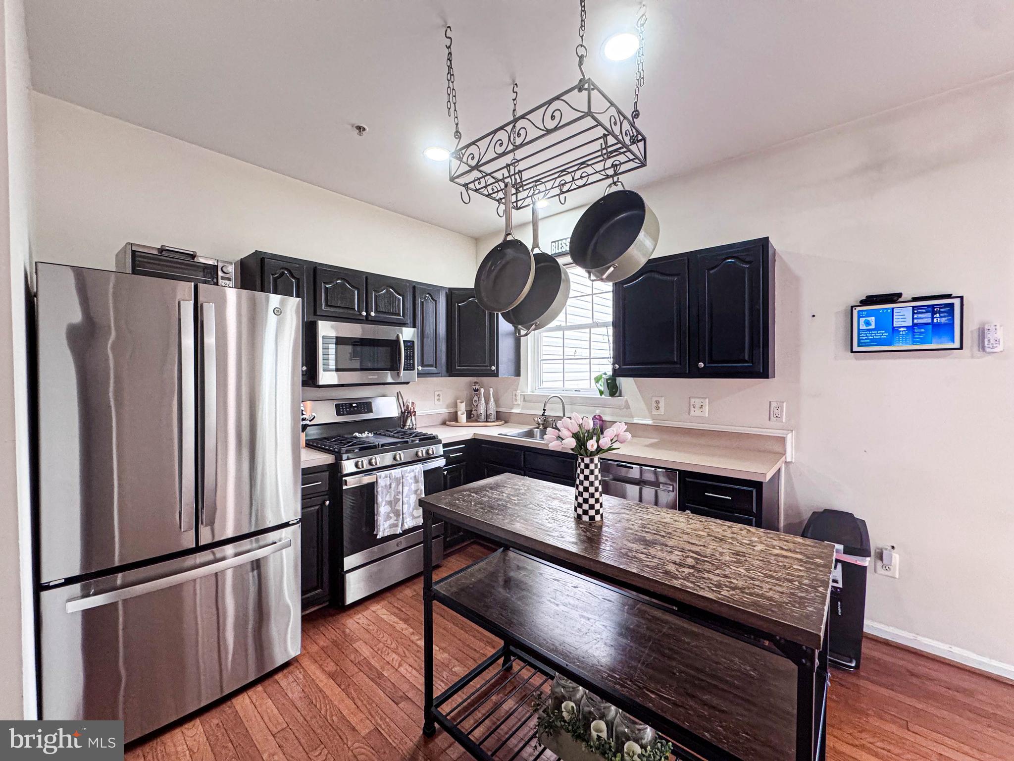 RIVER OAKS - Residential