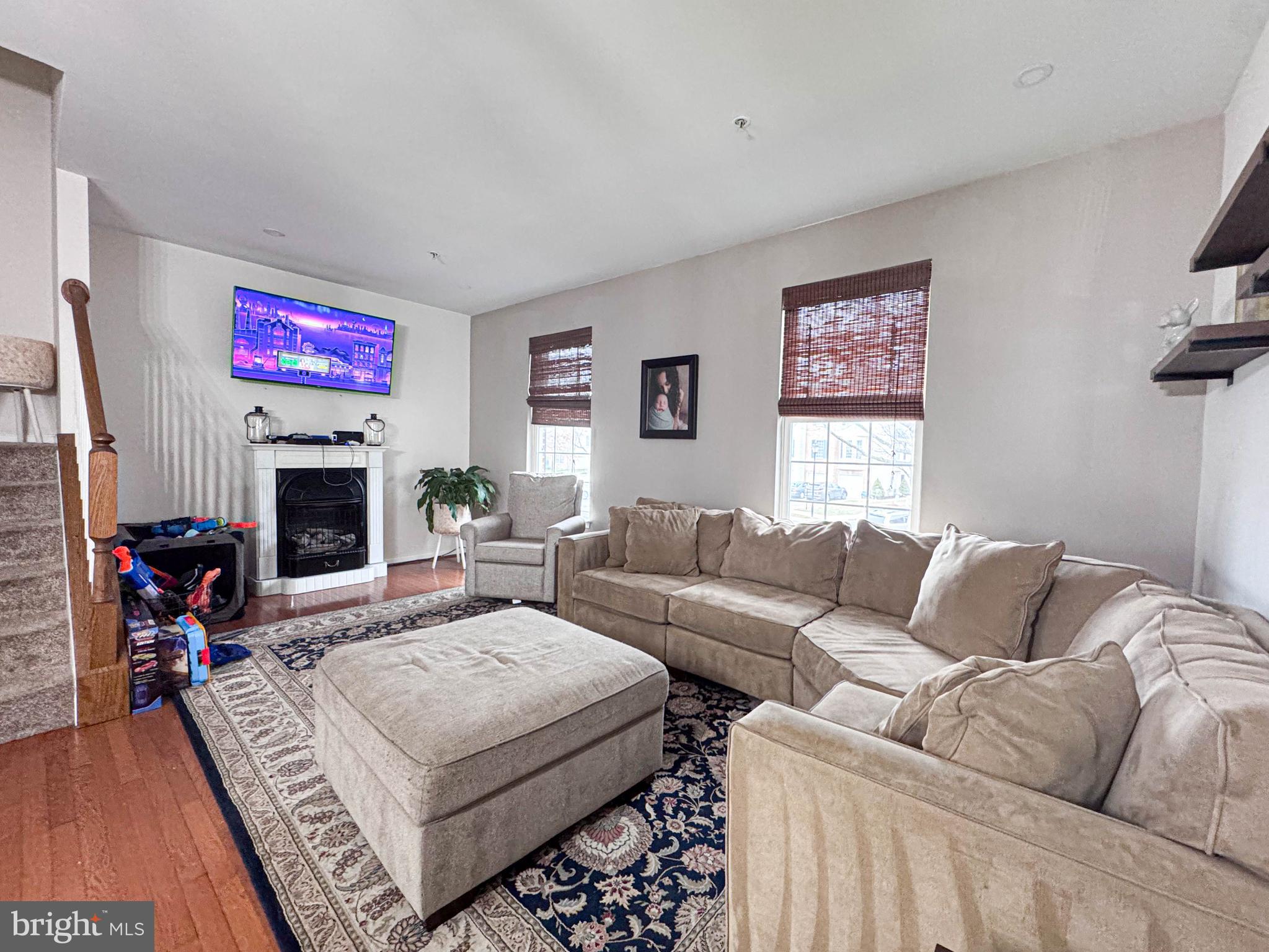 RIVER OAKS - Residential