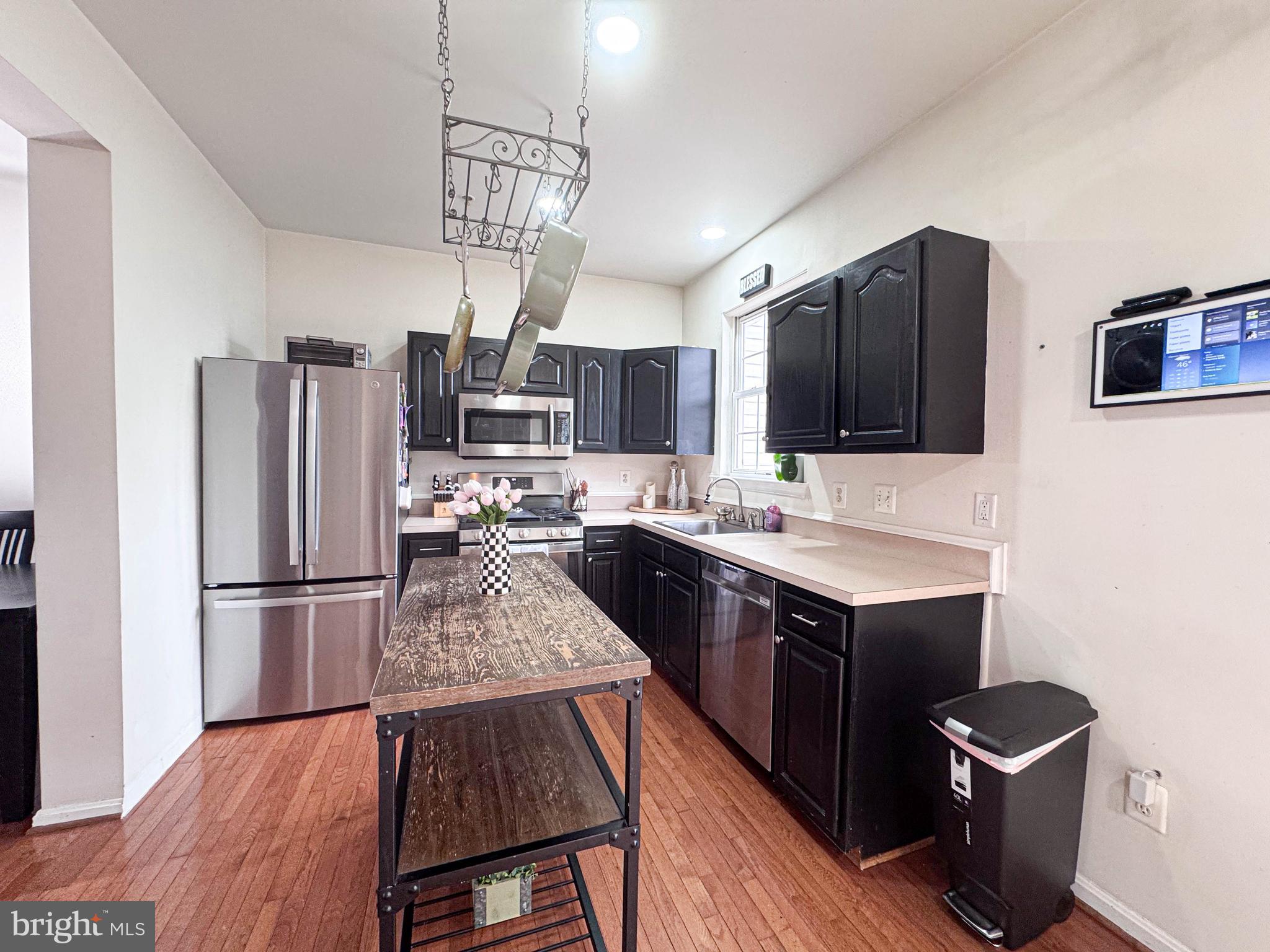 RIVER OAKS - Residential