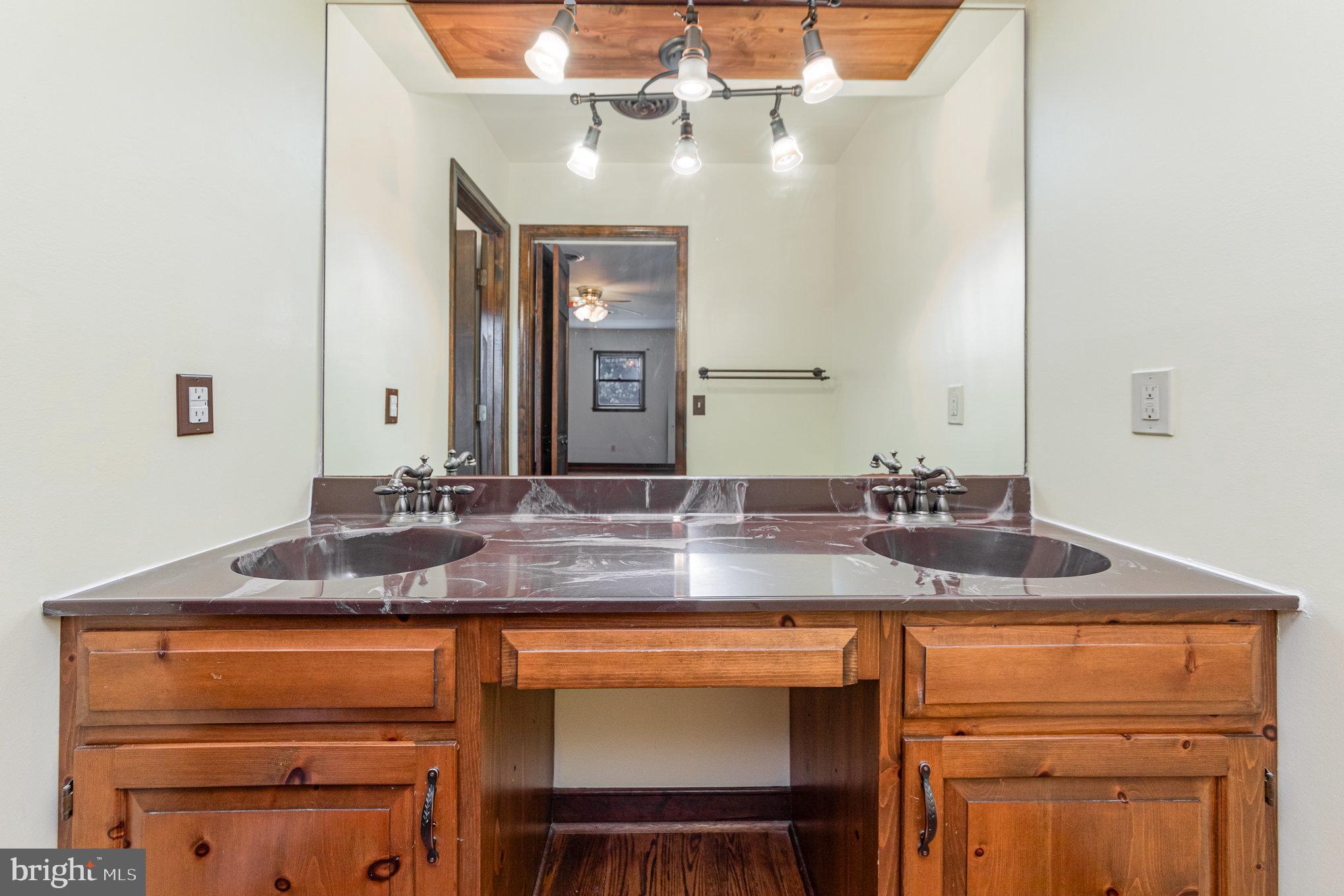 SPOTSWOOD ESTATES - Residential Lease