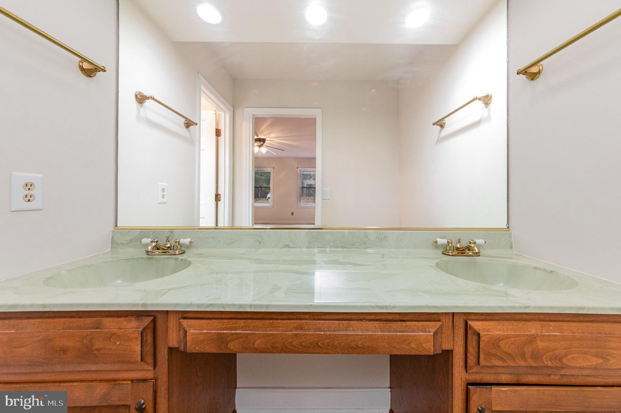 SPOTSWOOD ESTATES - Residential Lease