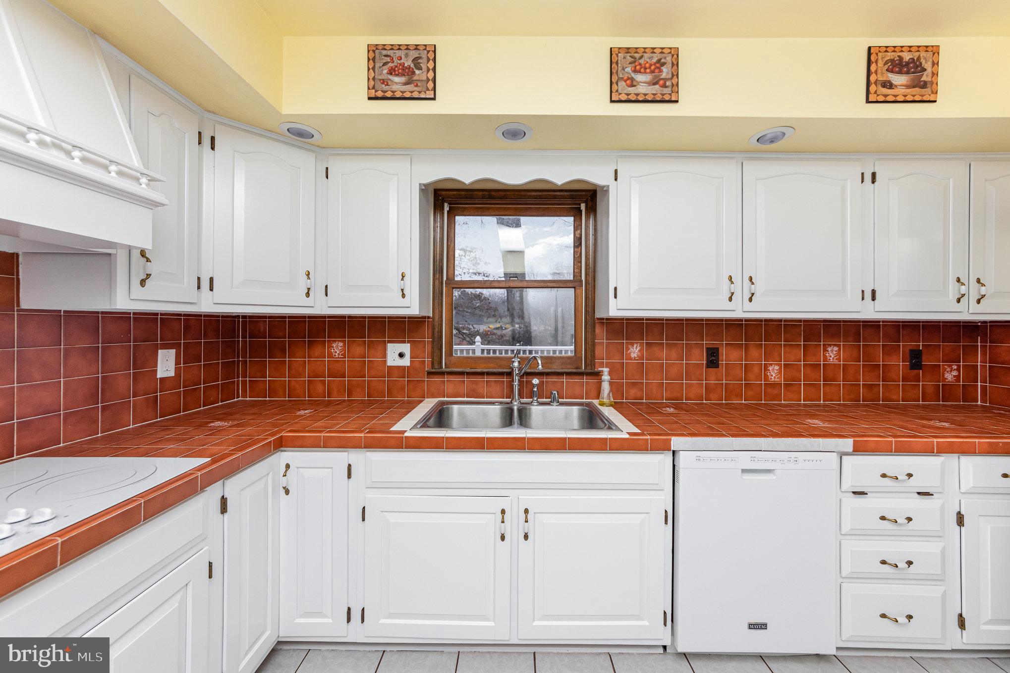 SPOTSWOOD ESTATES - Residential Lease