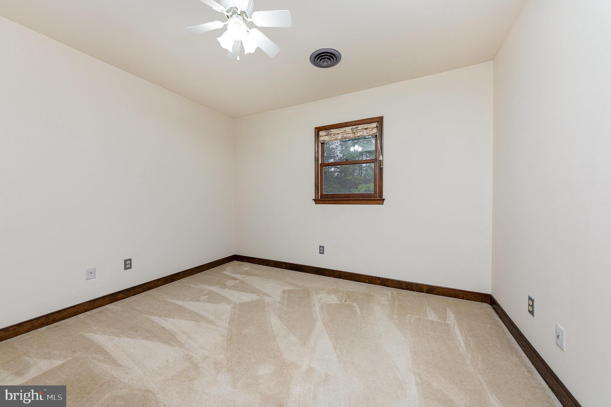 SPOTSWOOD ESTATES - Residential Lease