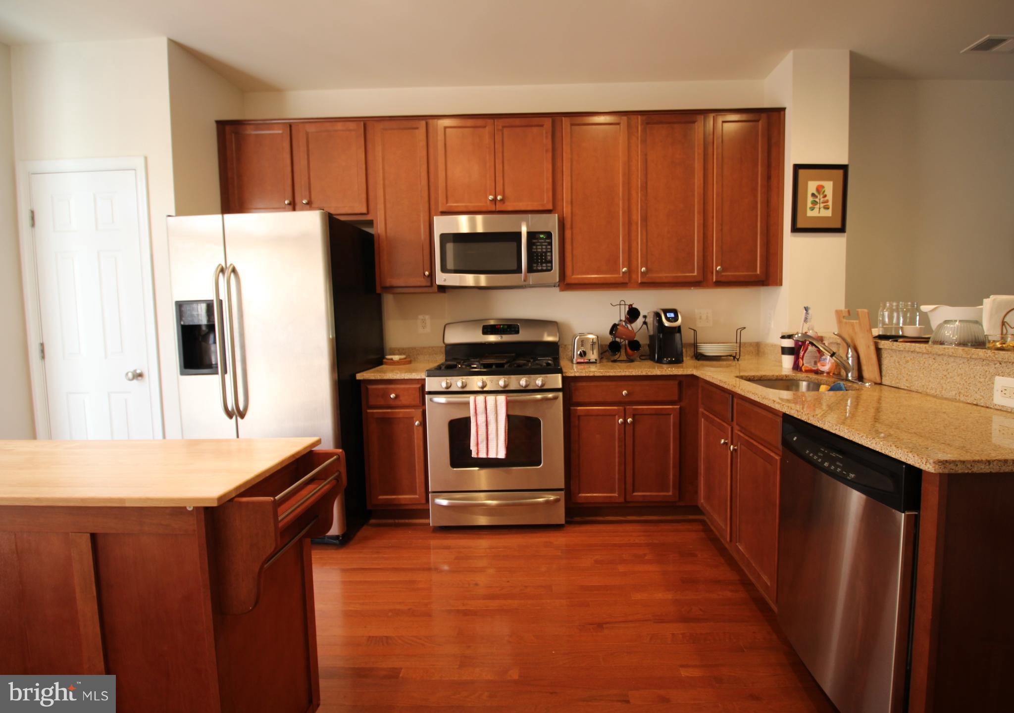 POWELLS RUN VILLAGE COND - Residential