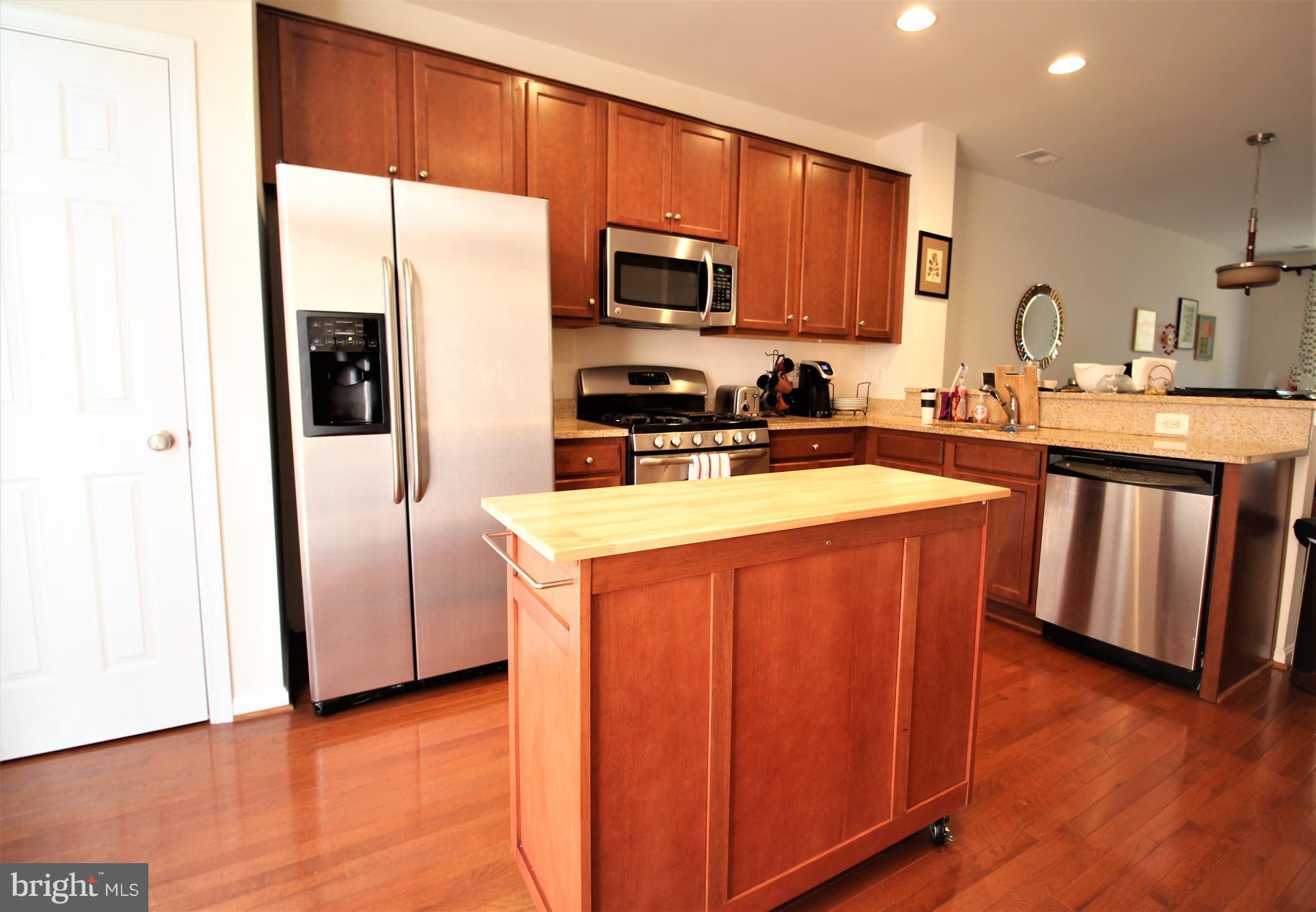 POWELLS RUN VILLAGE COND - Residential