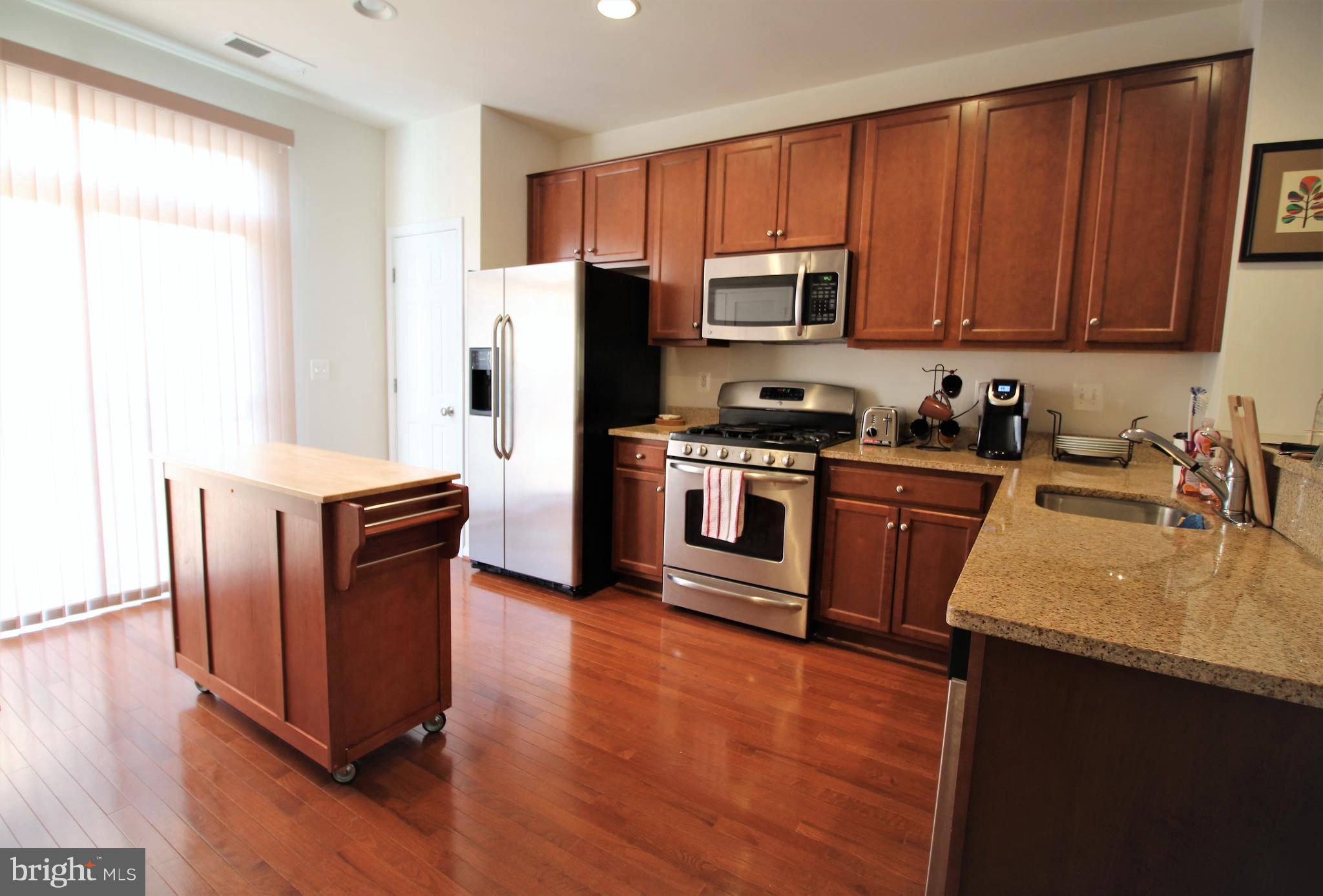 POWELLS RUN VILLAGE COND - Residential