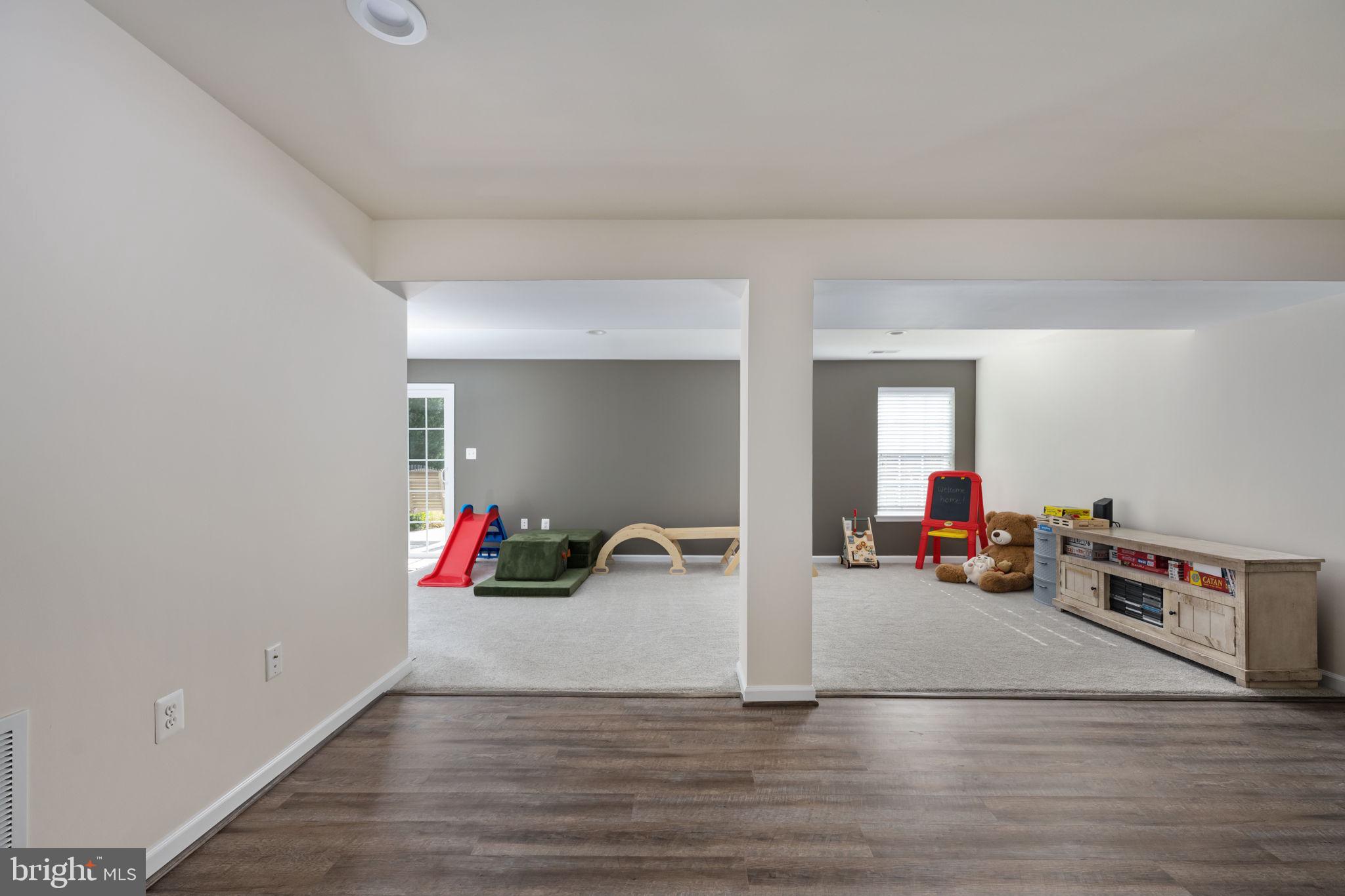 STAFFORD LAKES VILLAGE - Residential