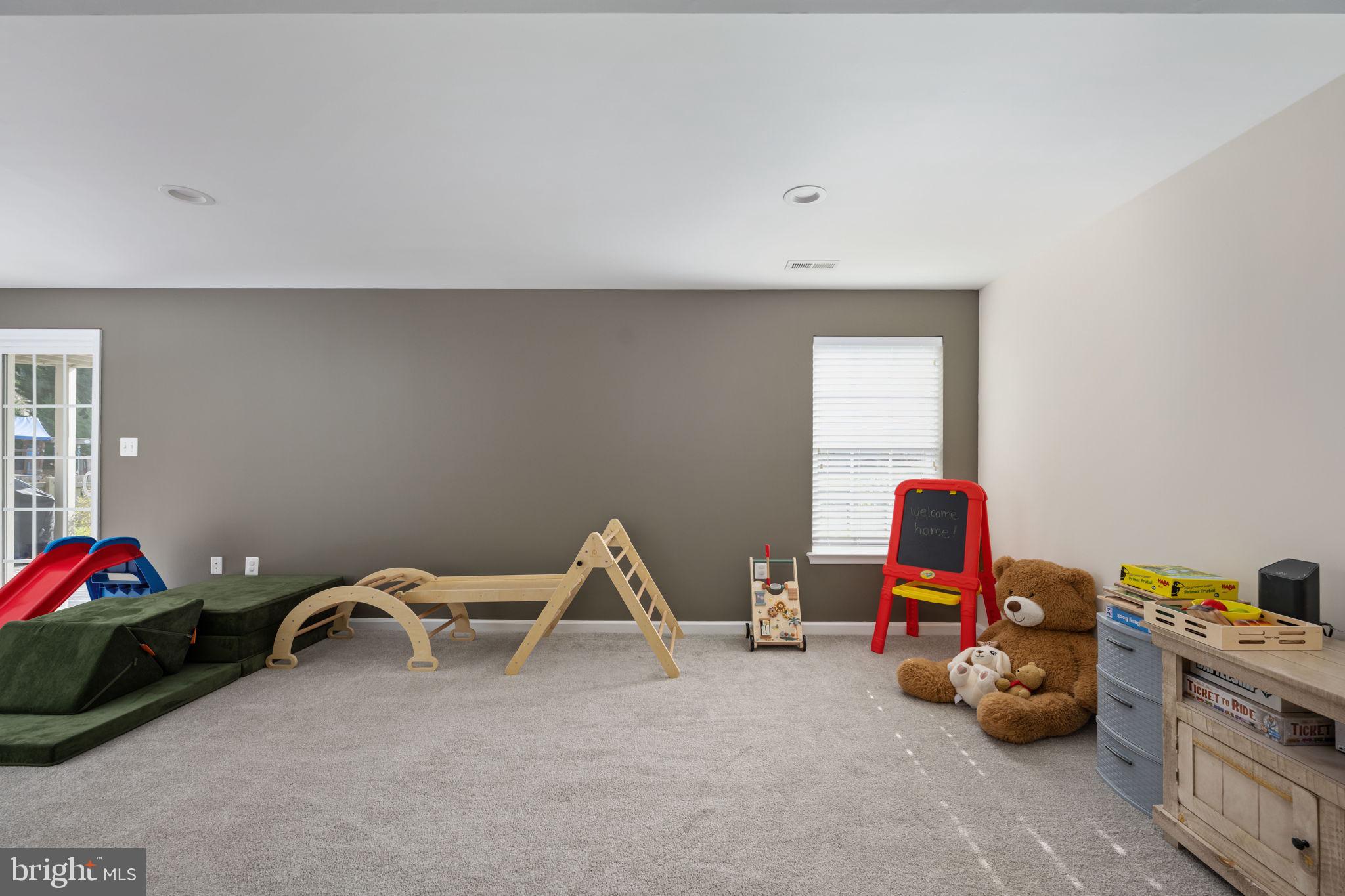 STAFFORD LAKES VILLAGE - Residential