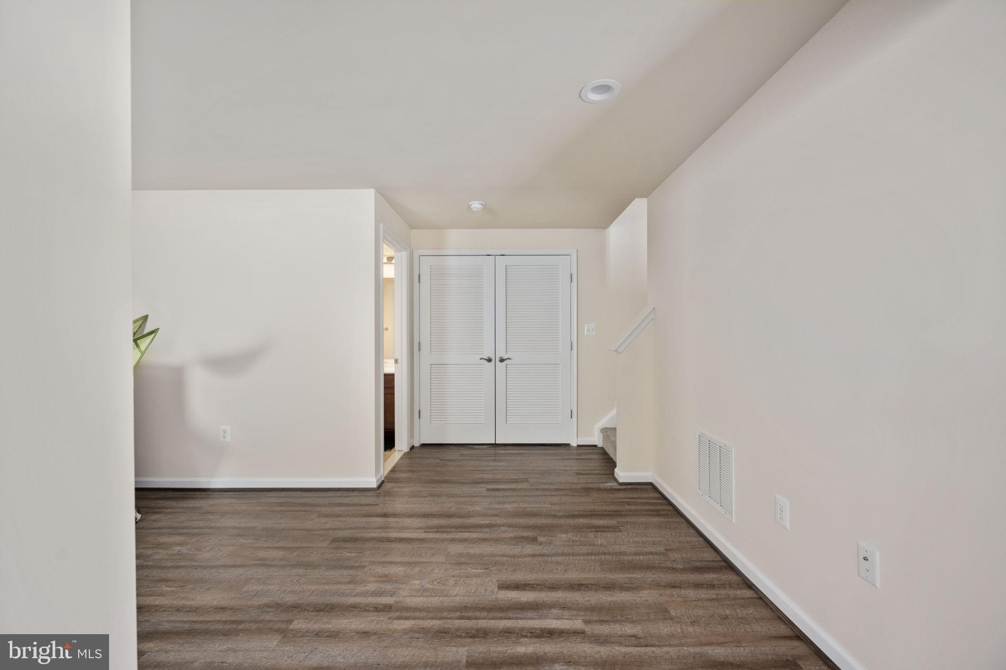 STAFFORD LAKES VILLAGE - Residential