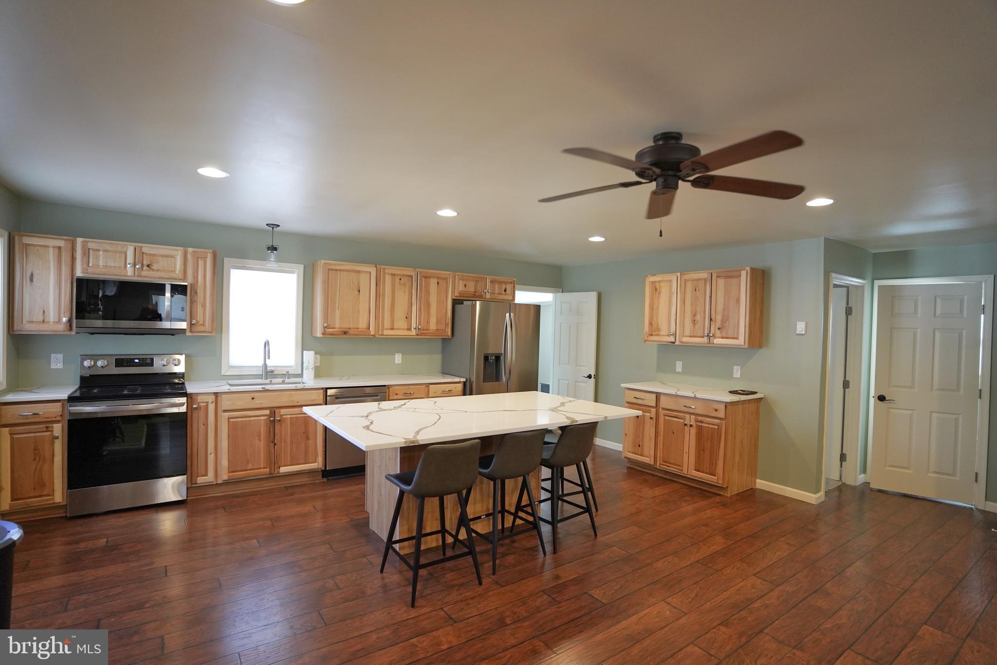 PEBBLE LANE - Residential