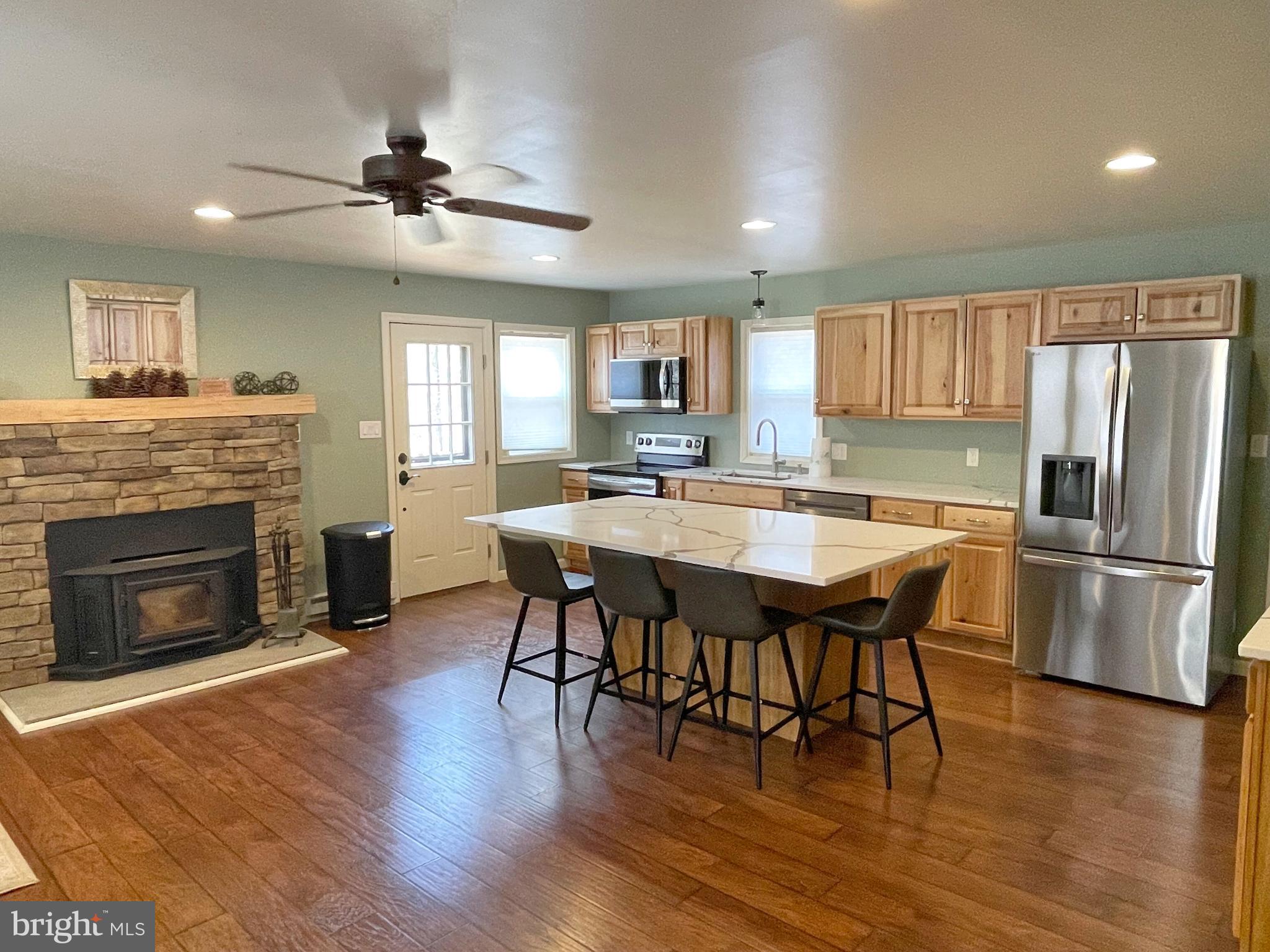 PEBBLE LANE - Residential