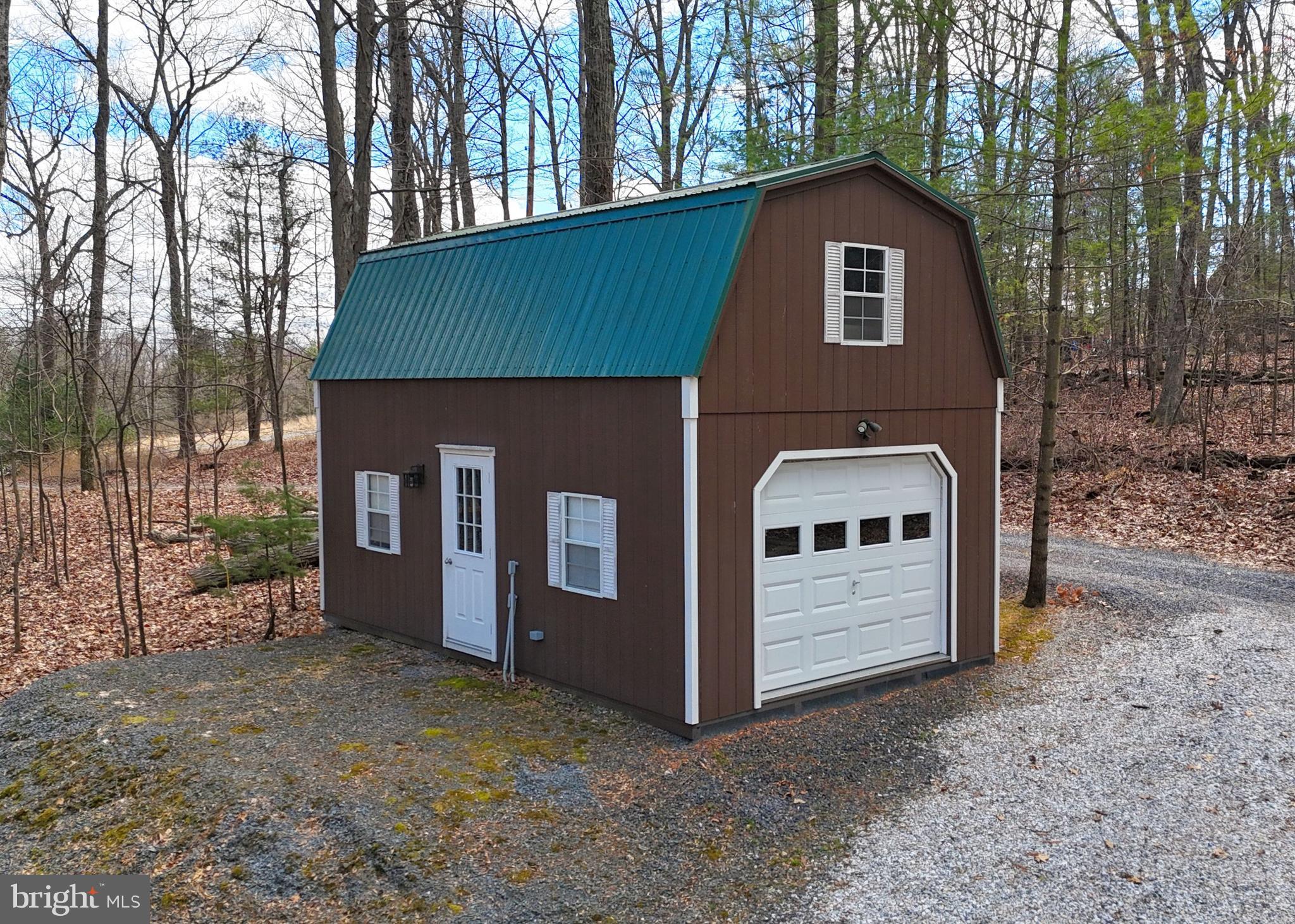 PEBBLE LANE - Residential
