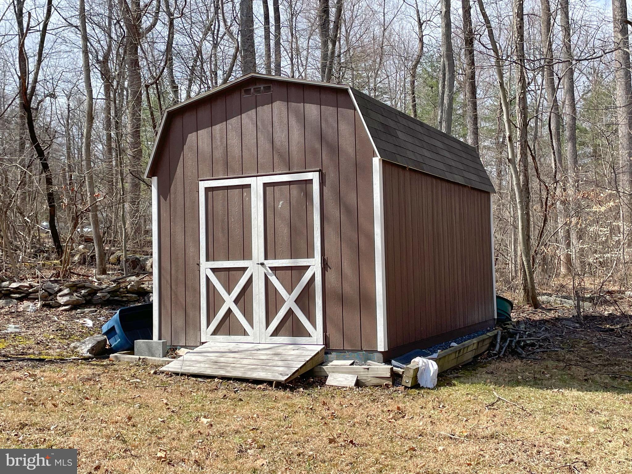 PEBBLE LANE - Residential
