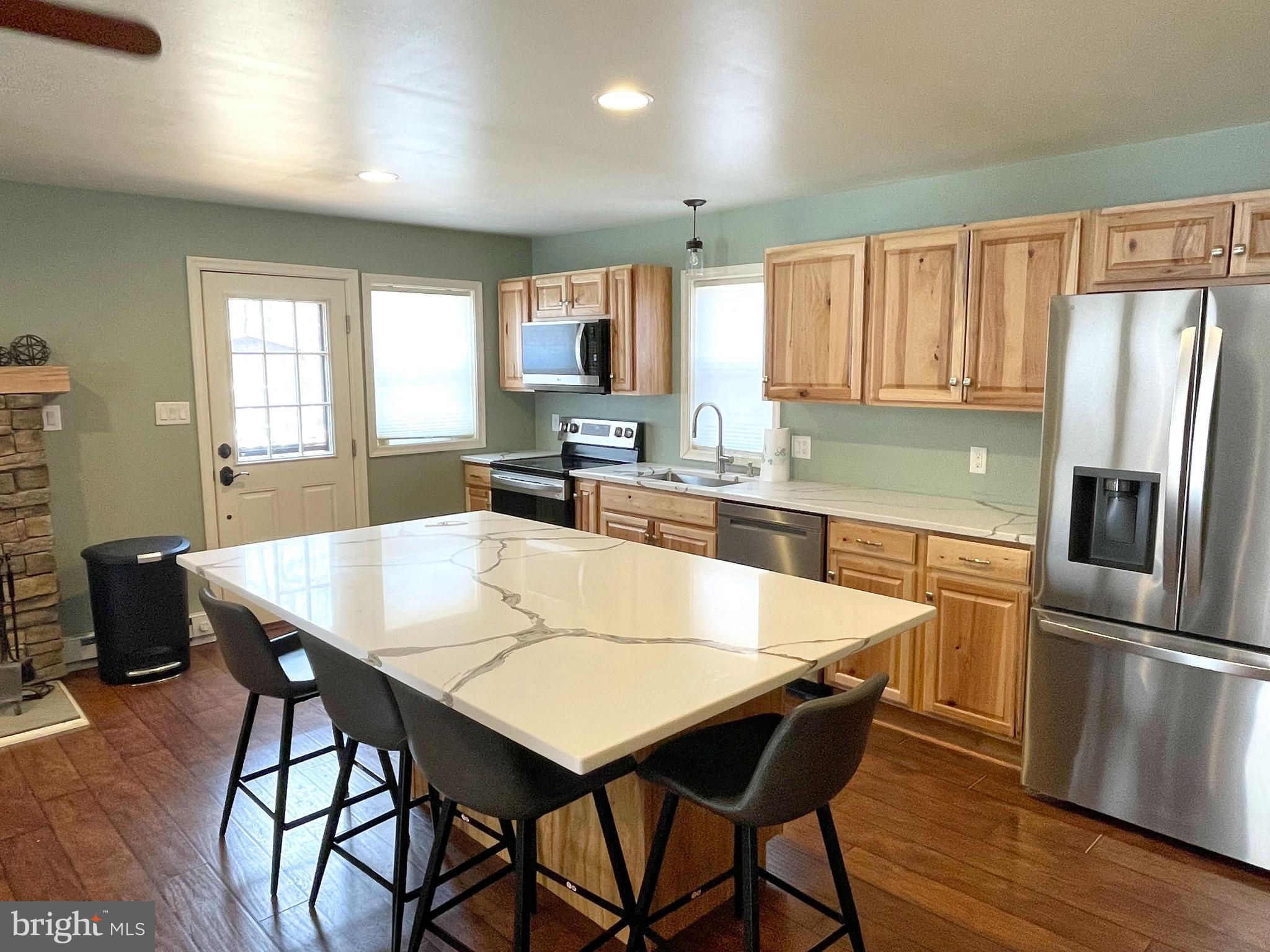 PEBBLE LANE - Residential