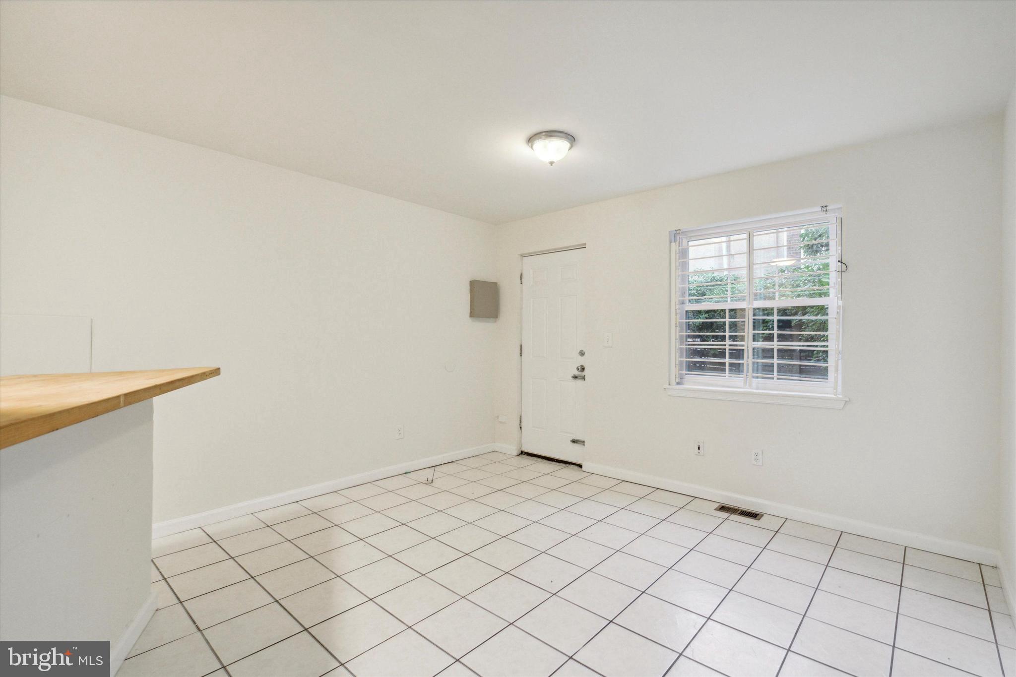 TEMPLE UNIVERSITY - Residential Lease