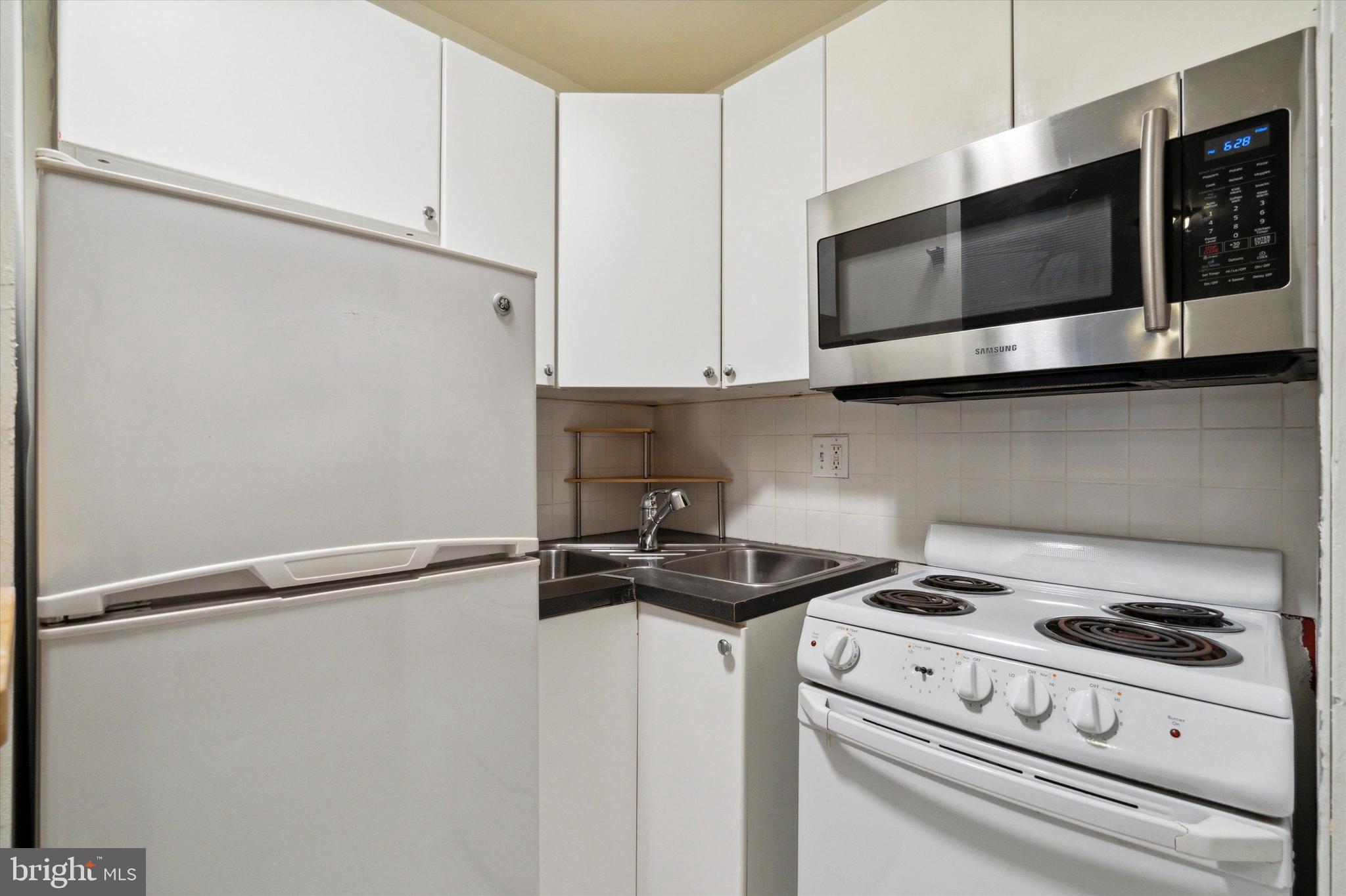 TEMPLE UNIVERSITY - Residential Lease