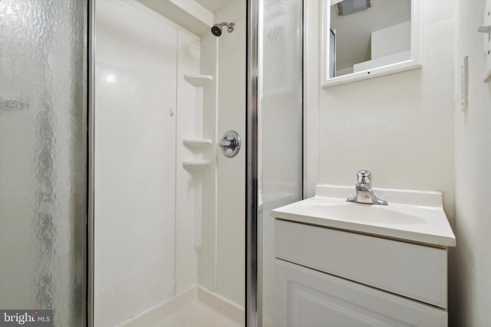 TEMPLE UNIVERSITY - Residential Lease