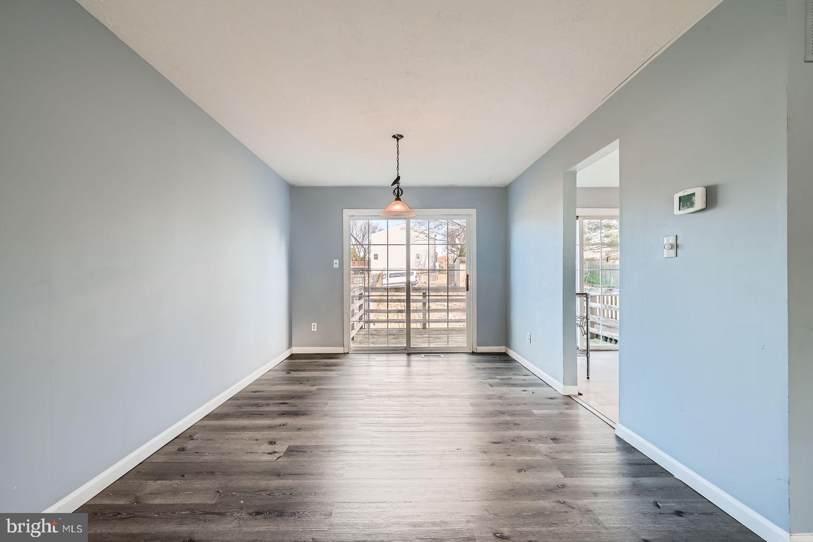 SEVEN COURTS - Residential