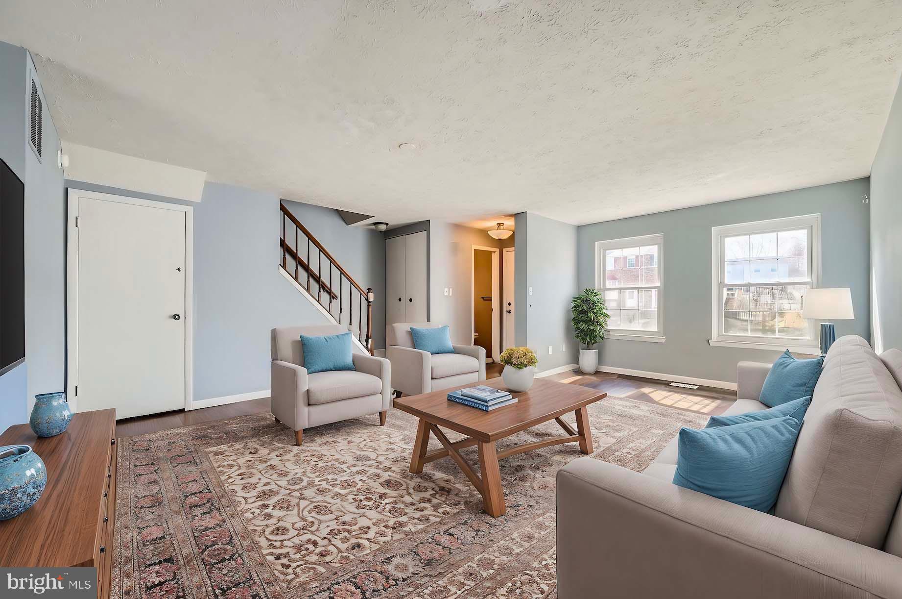 SEVEN COURTS - Residential