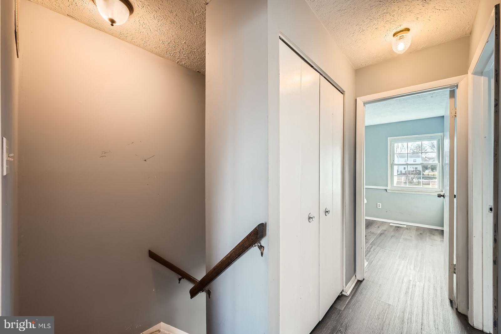 SEVEN COURTS - Residential