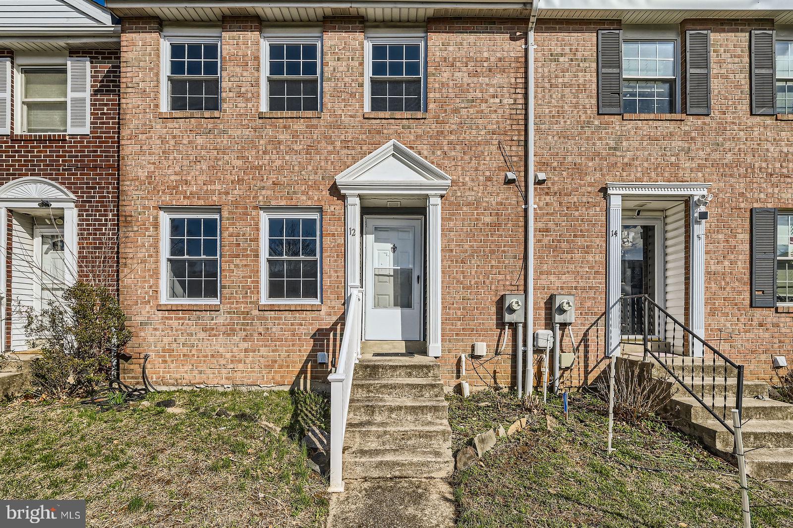 SEVEN COURTS - Residential