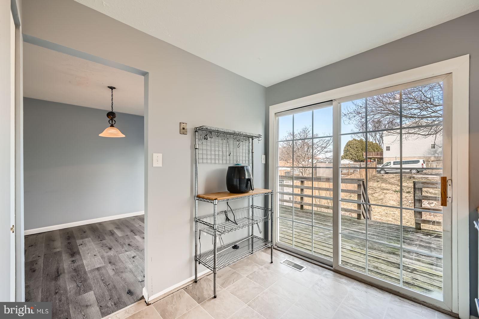 SEVEN COURTS - Residential