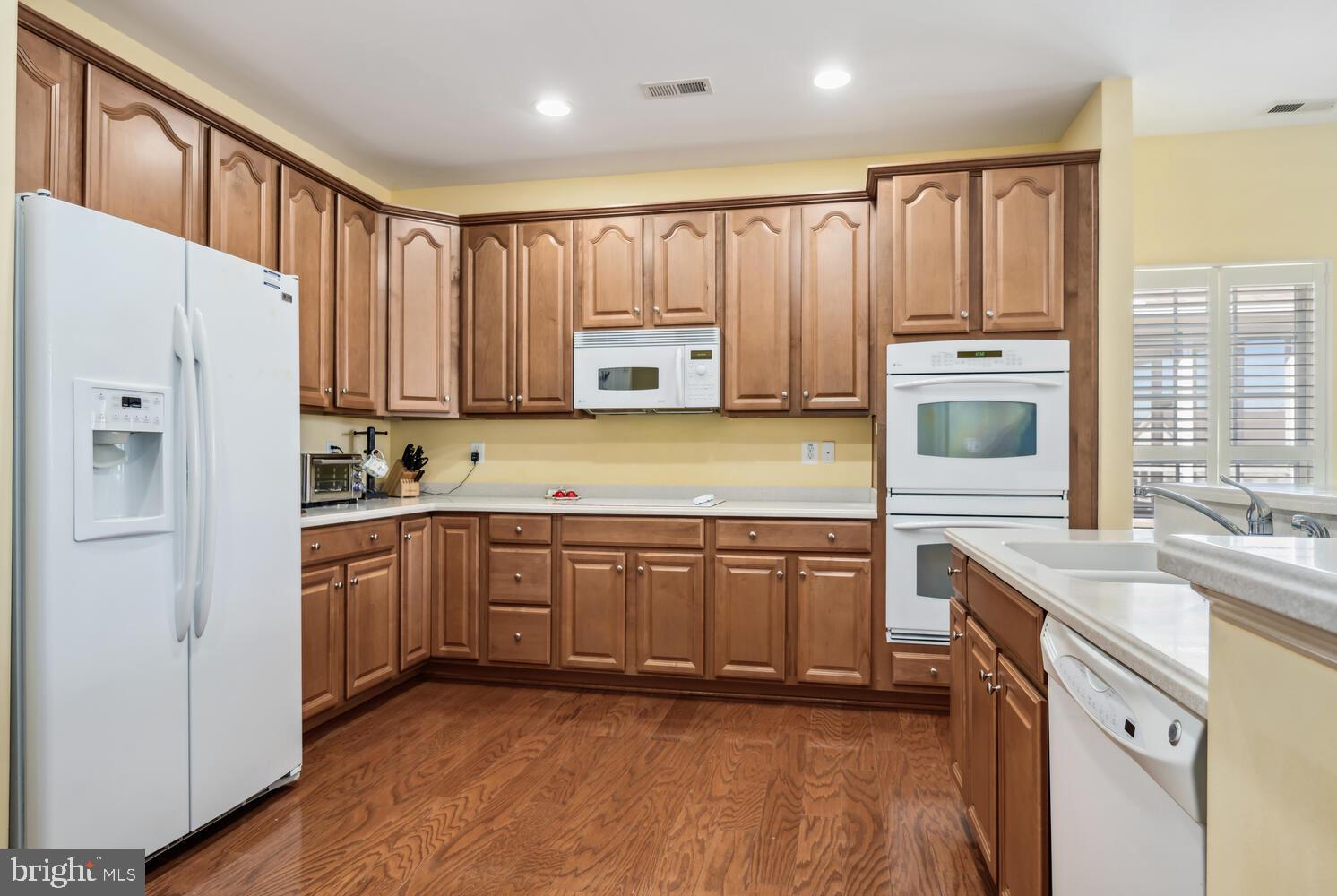 SYMPHONY VILLAGE AT CENTREVILLE - Residential