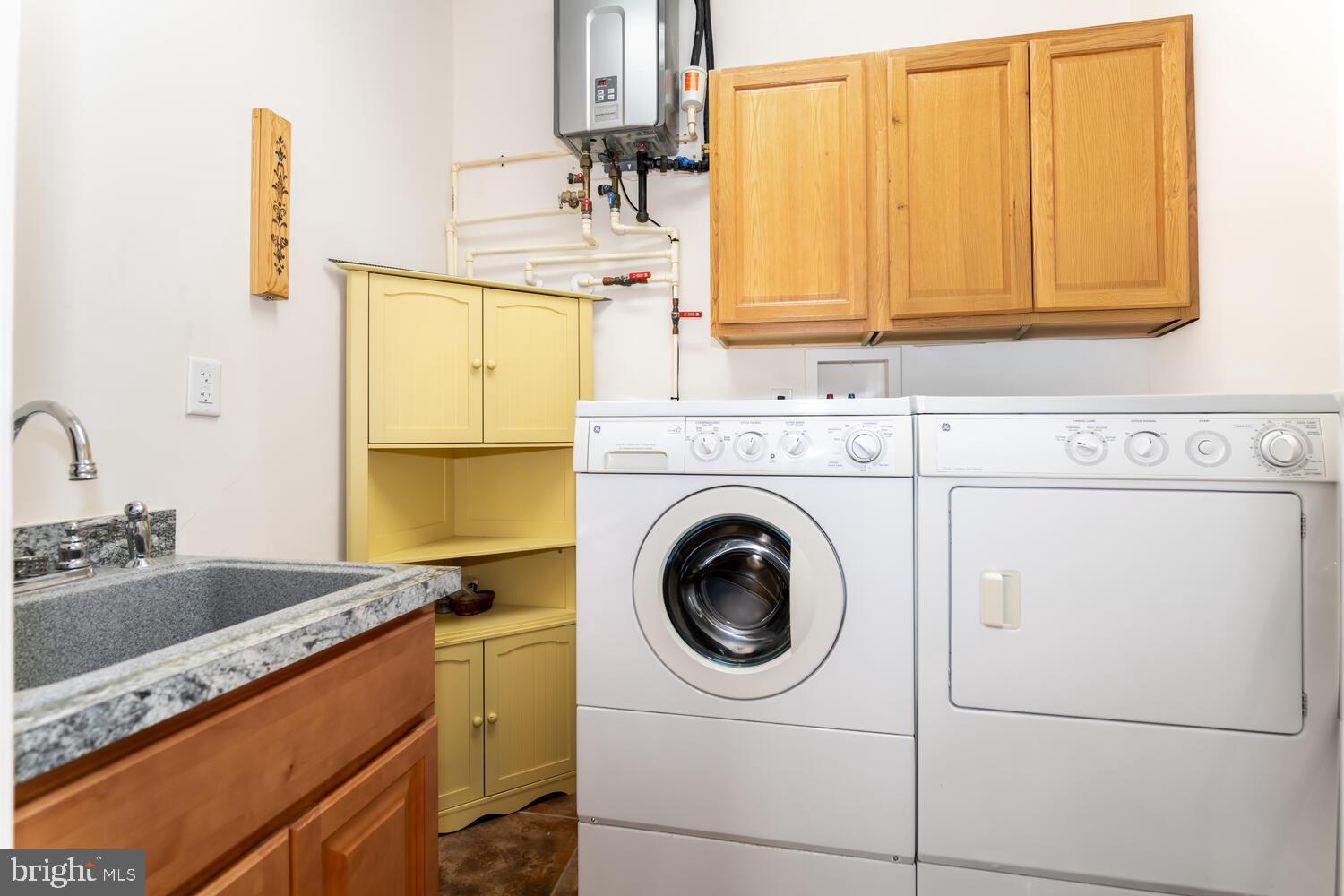 SYMPHONY VILLAGE AT CENTREVILLE - Residential